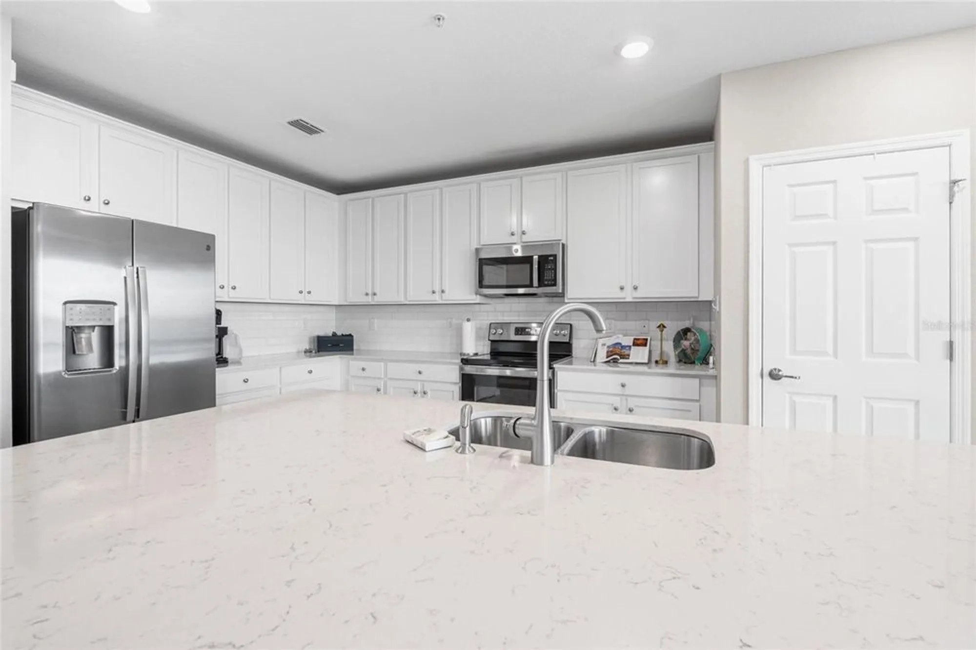 Property Slideshow image 13 of 74 | 10038 crooked creek dr unit 103, Venice, FL, 34293