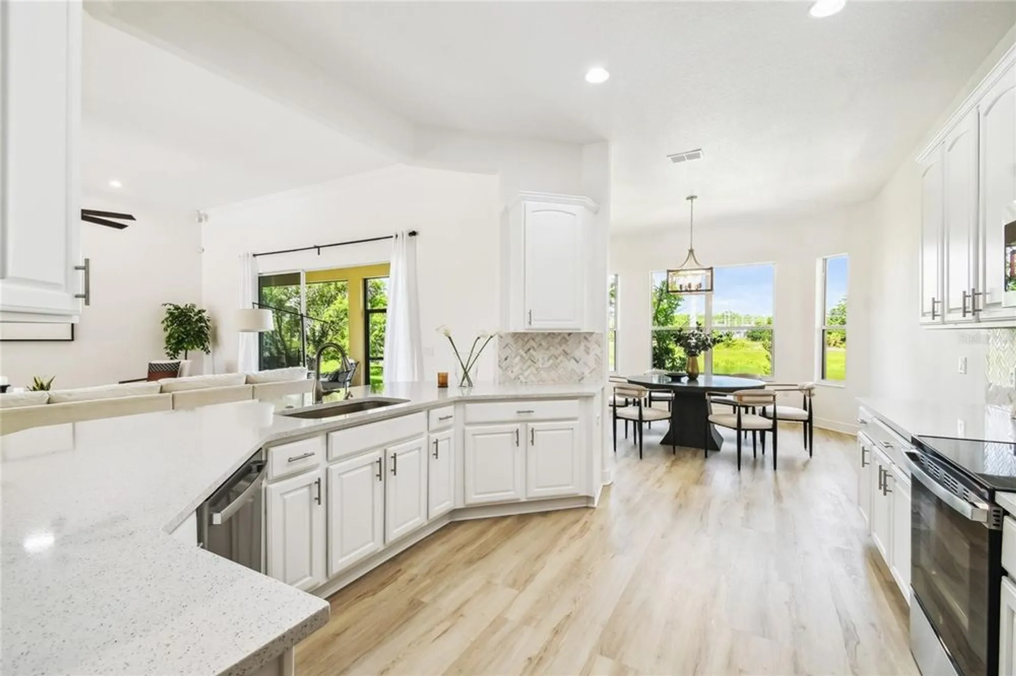 Property Slideshow image 12 of 78 | 517 milano rd, Poinciana, FL, 34759