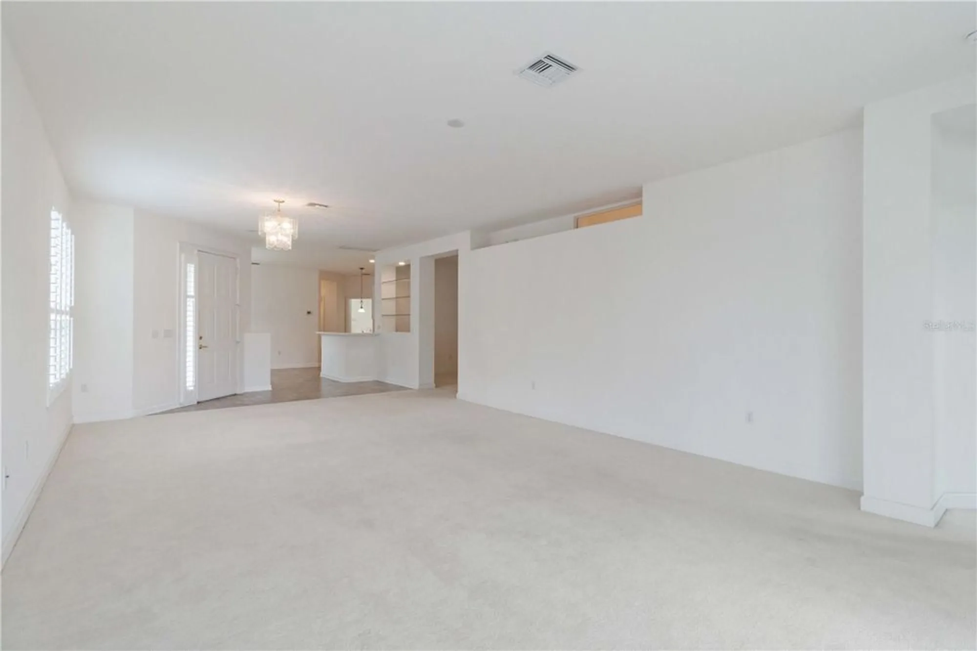 Property Slideshow image 10 of 51 | 4939 lakescene pl, Sarasota, FL, 34243