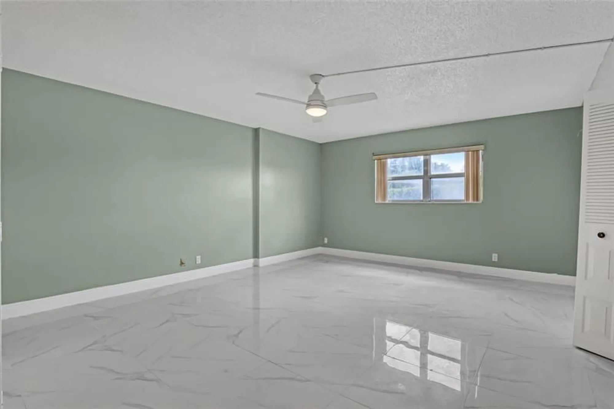 Property Slideshow image 19 of 28 | 6850 10th ave 101, Lake Worth, FL, 33467