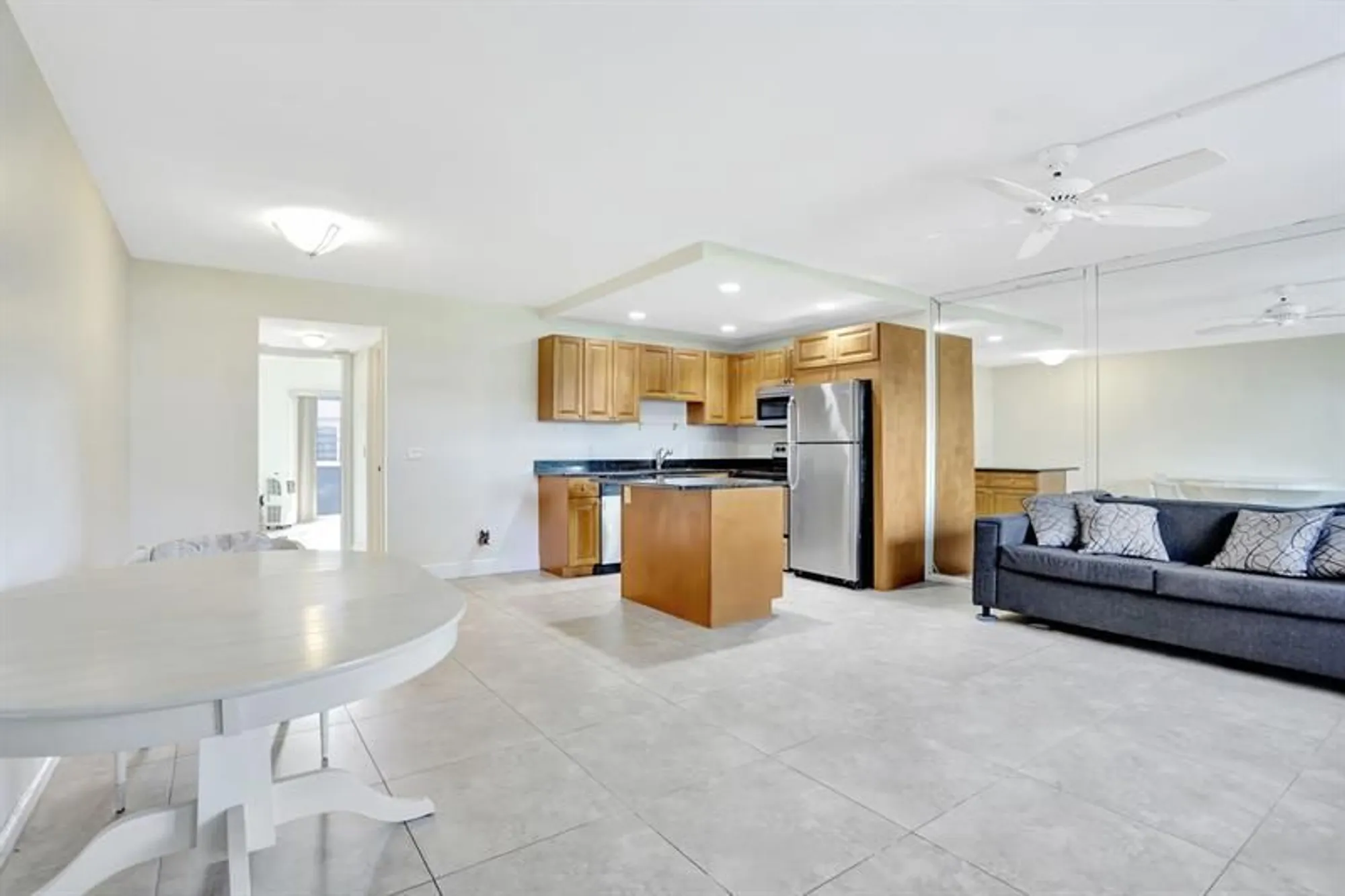 Property Slideshow image 1 of 38 | 275 markham m # 275, Deerfield Beach, FL, 33442