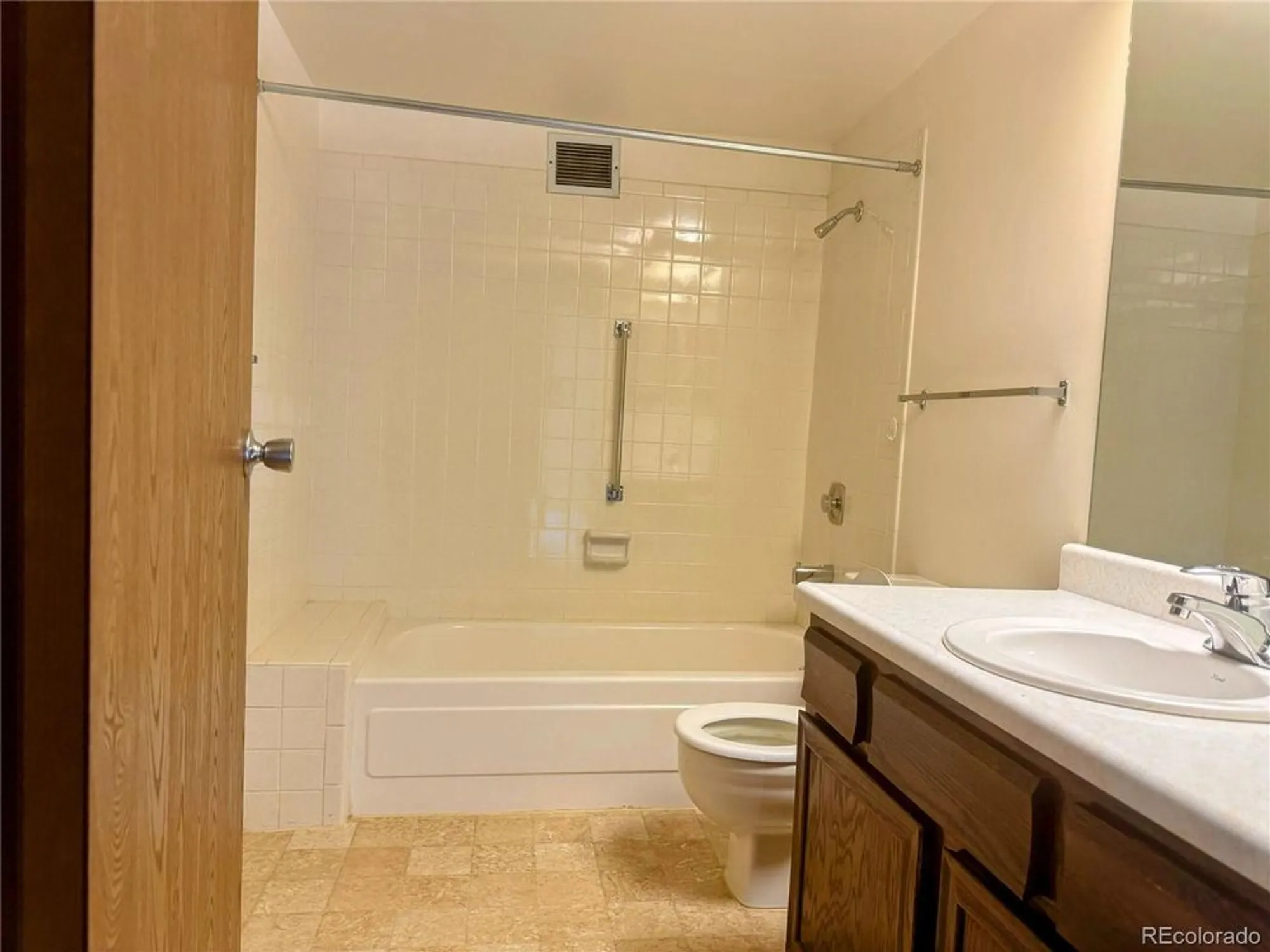 Property Slideshow image 22 of 37 | 13601 e marina dr 508, Aurora, CO, 80014