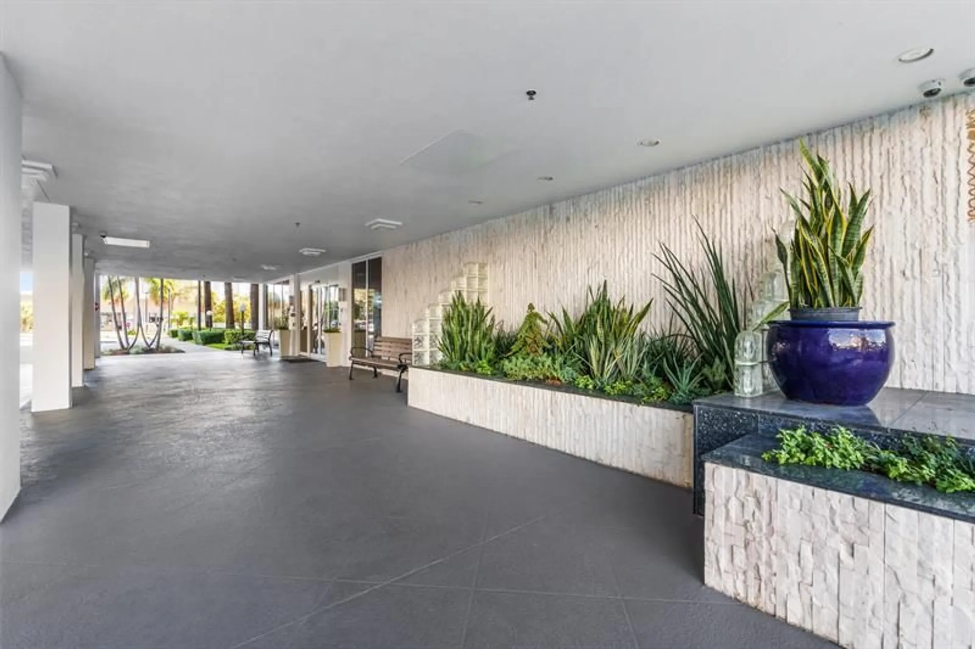 Property Slideshow image 32 of 40 | 3333 ne 34th st apt 412, Fort Lauderdale, FL, 33308