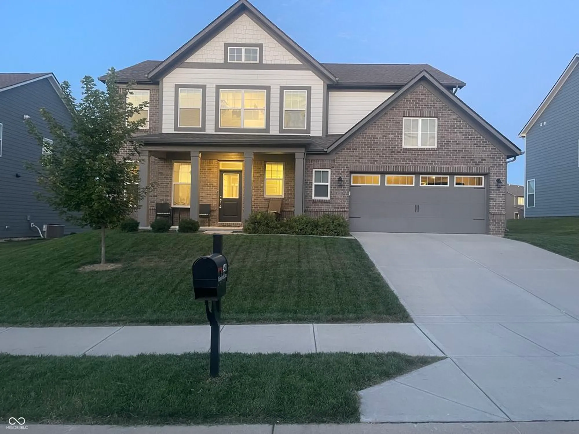 Property Slideshow image 2 of 56 | 4231 viewforth ln, Bargersville, IN, 46106
