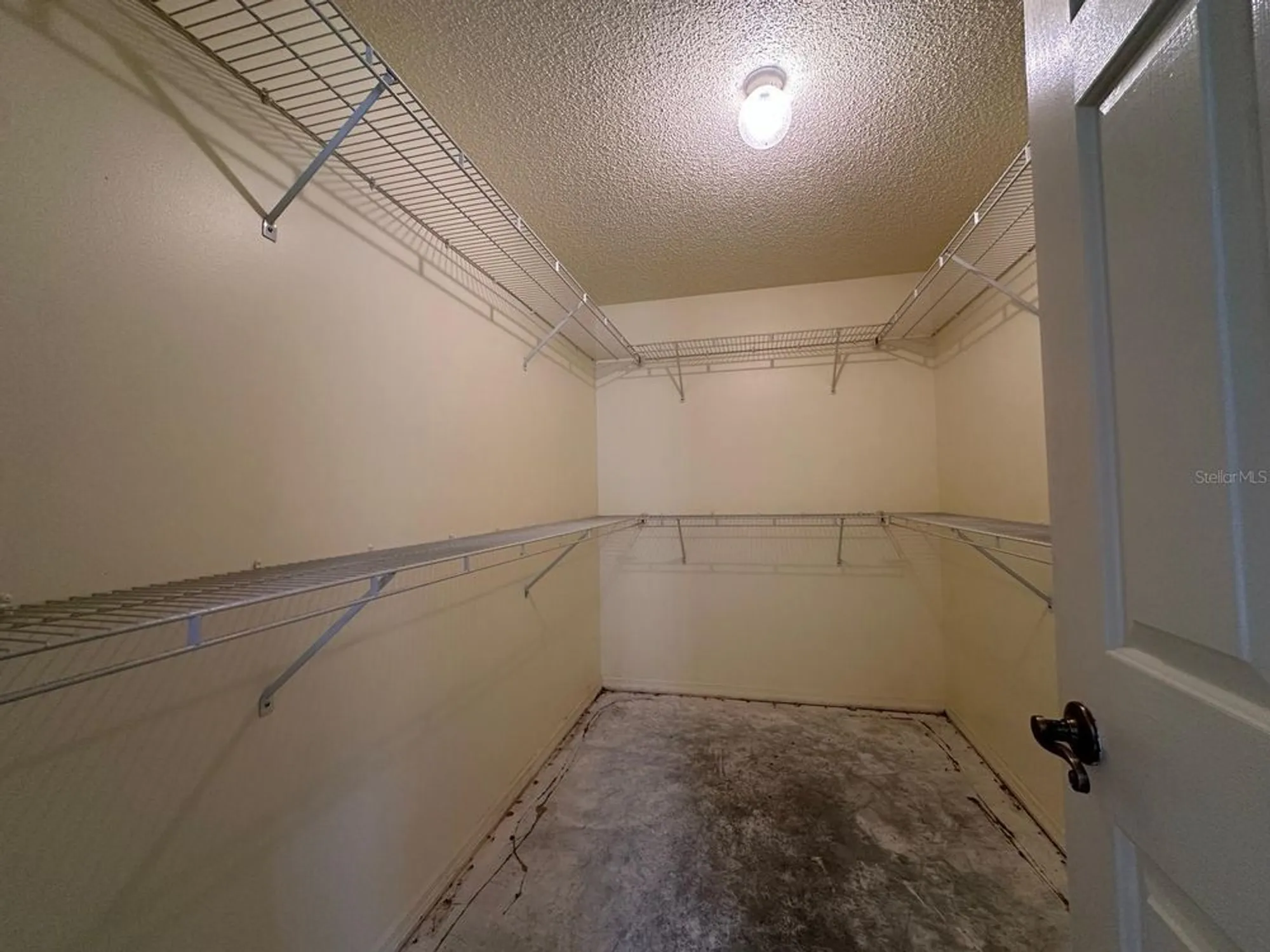 Property Slideshow image 7 of 14 | 534 saint andrews ct, Lady Lake, FL, 32159