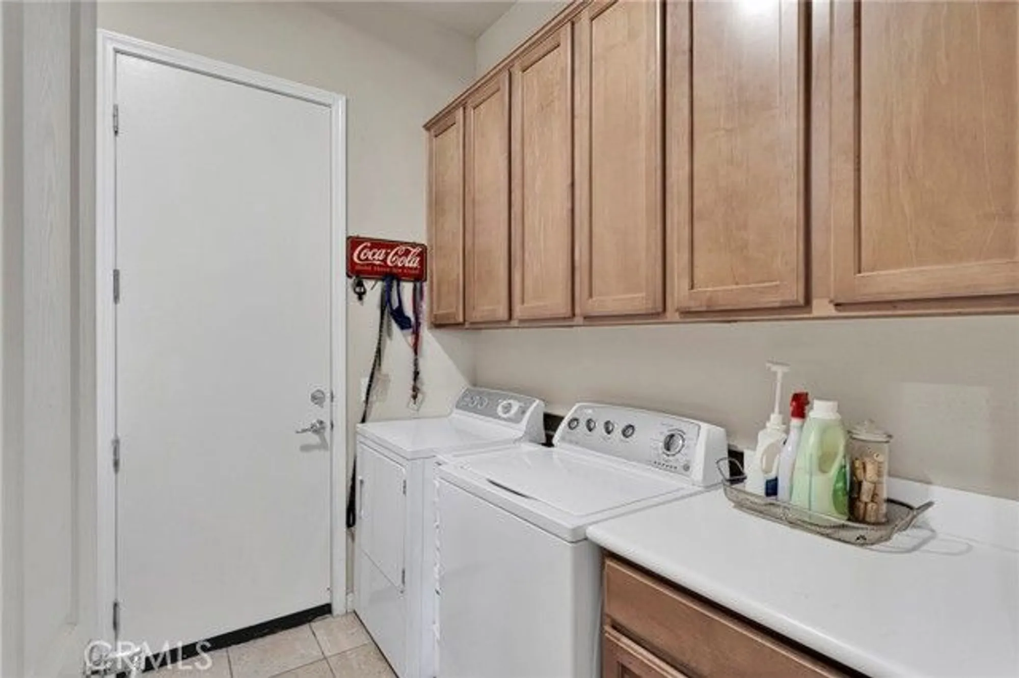 Property Slideshow image 16 of 33 | 10215 wascana ln, Apple Valley, CA, 92308