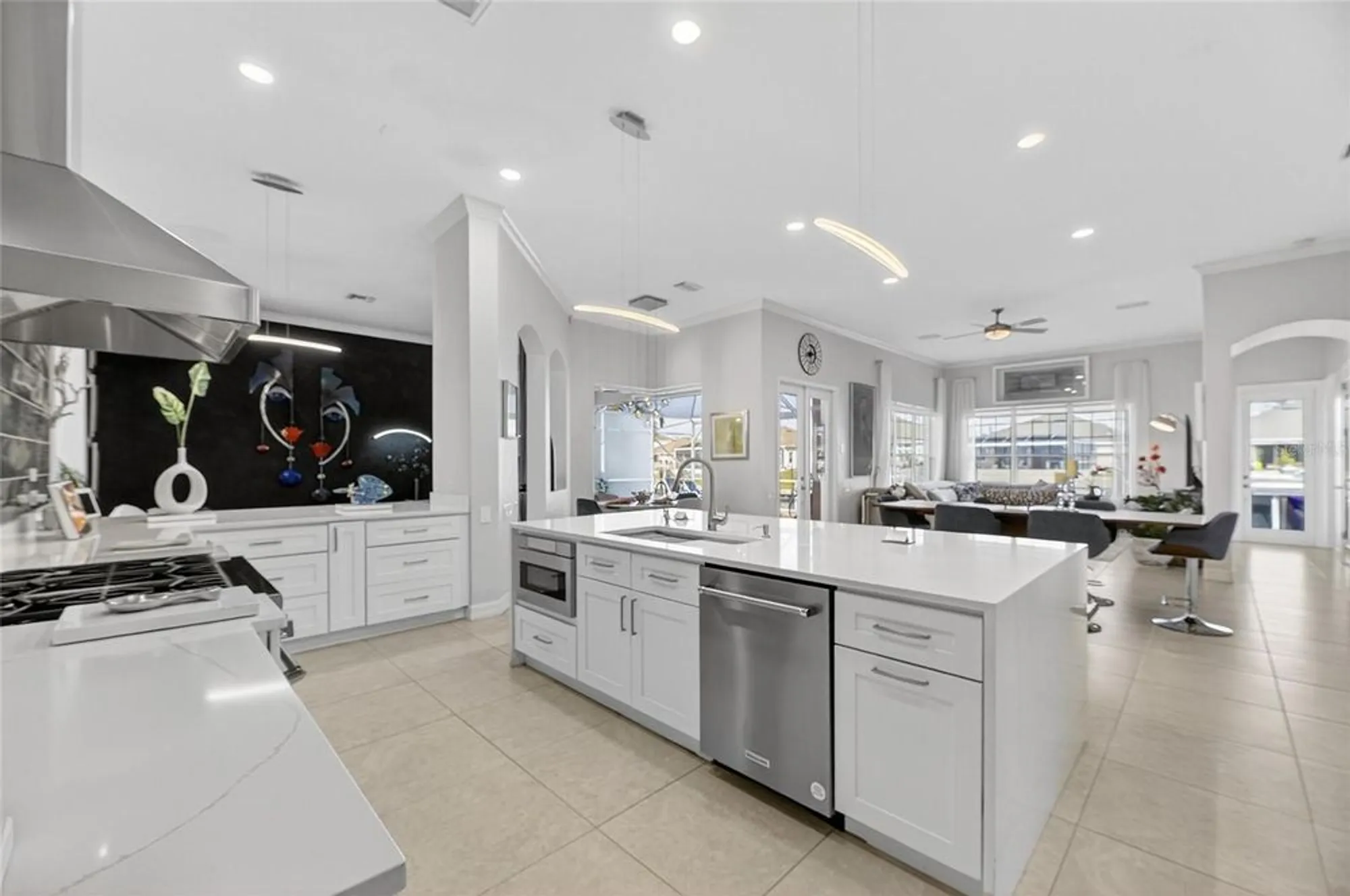 Property Slideshow image 37 of 99 | 719 islebay dr, Apollo Beach, FL, 33572