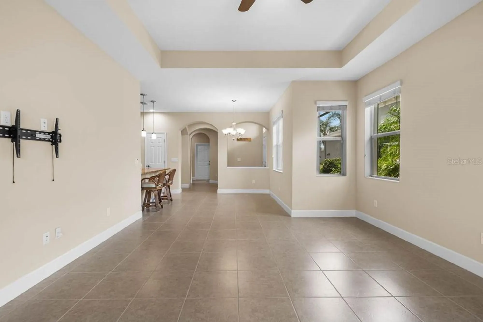 Property Slideshow image 15 of 60 | 809 chipper dr, Sun City Center, FL, 33573