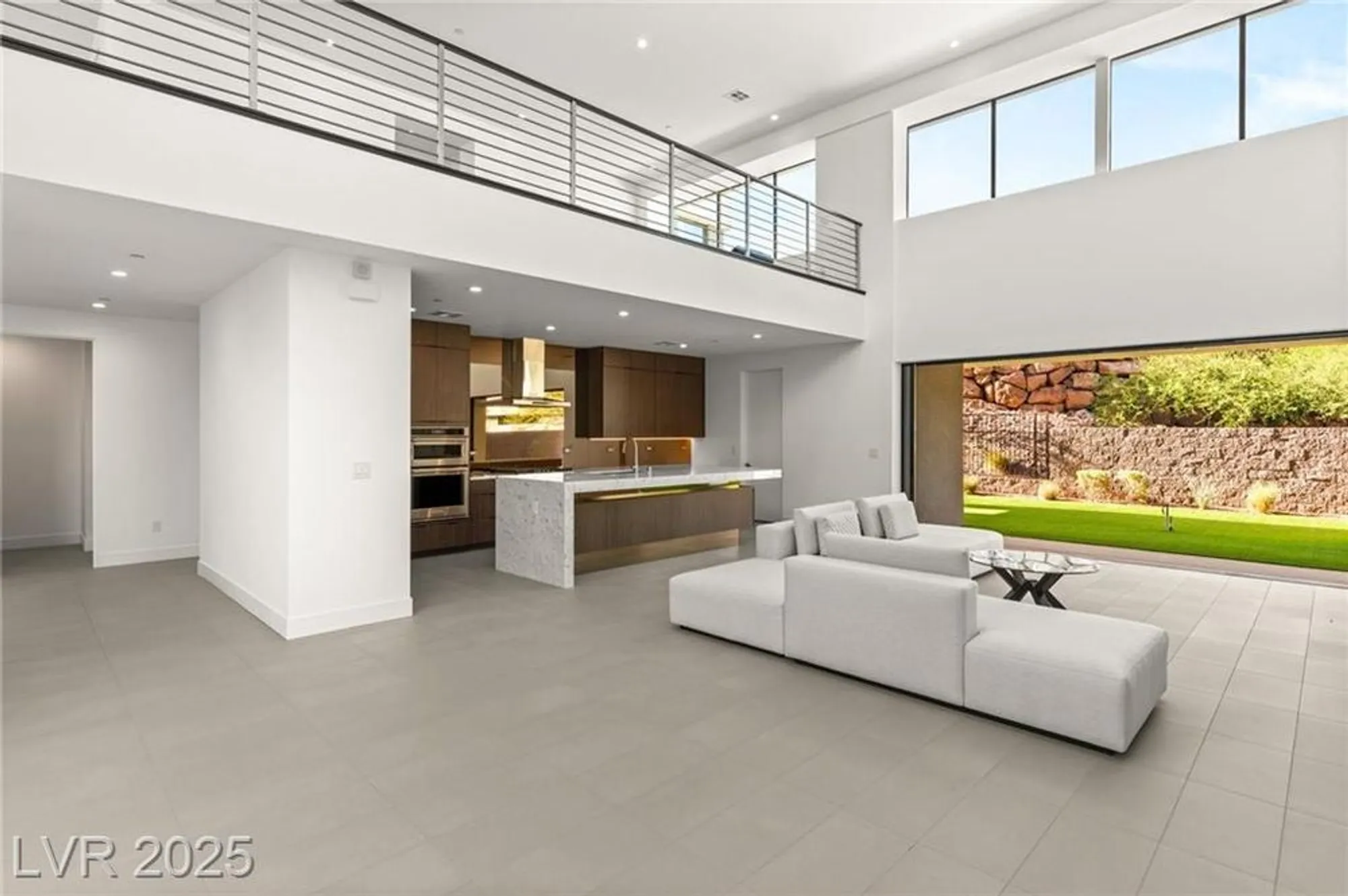 Property Slideshow image 13 of 41 | 21 highland cove ln, Henderson, NV, 89011
