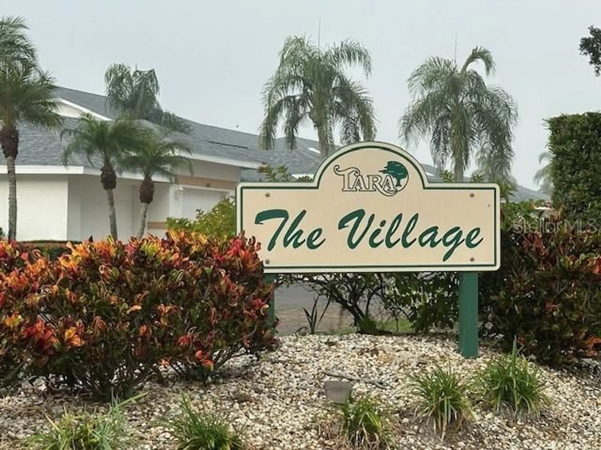 Property Slideshow image 2 of 58 | 6908 drewrys blf 712, Bradenton, FL, 34203