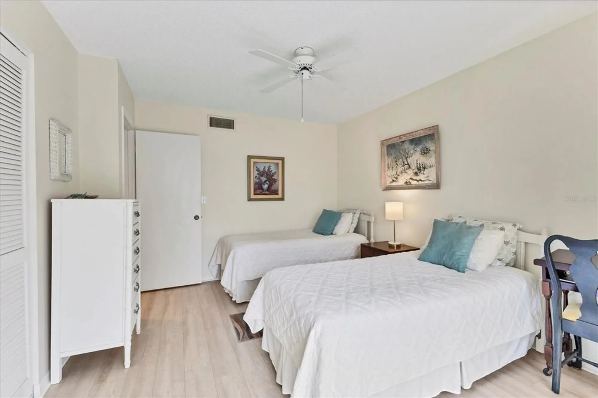 Property Slideshow image 22 of 35 | 402 cerromar cir 207, Venice, FL, 34293
