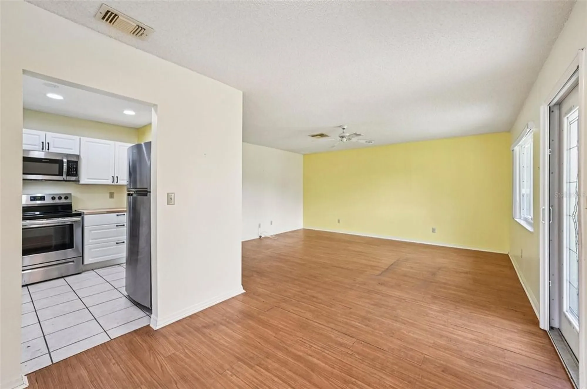 Property Slideshow image 9 of 59 | 1908 canterbury ln 25, Sun City Center, FL, 33573