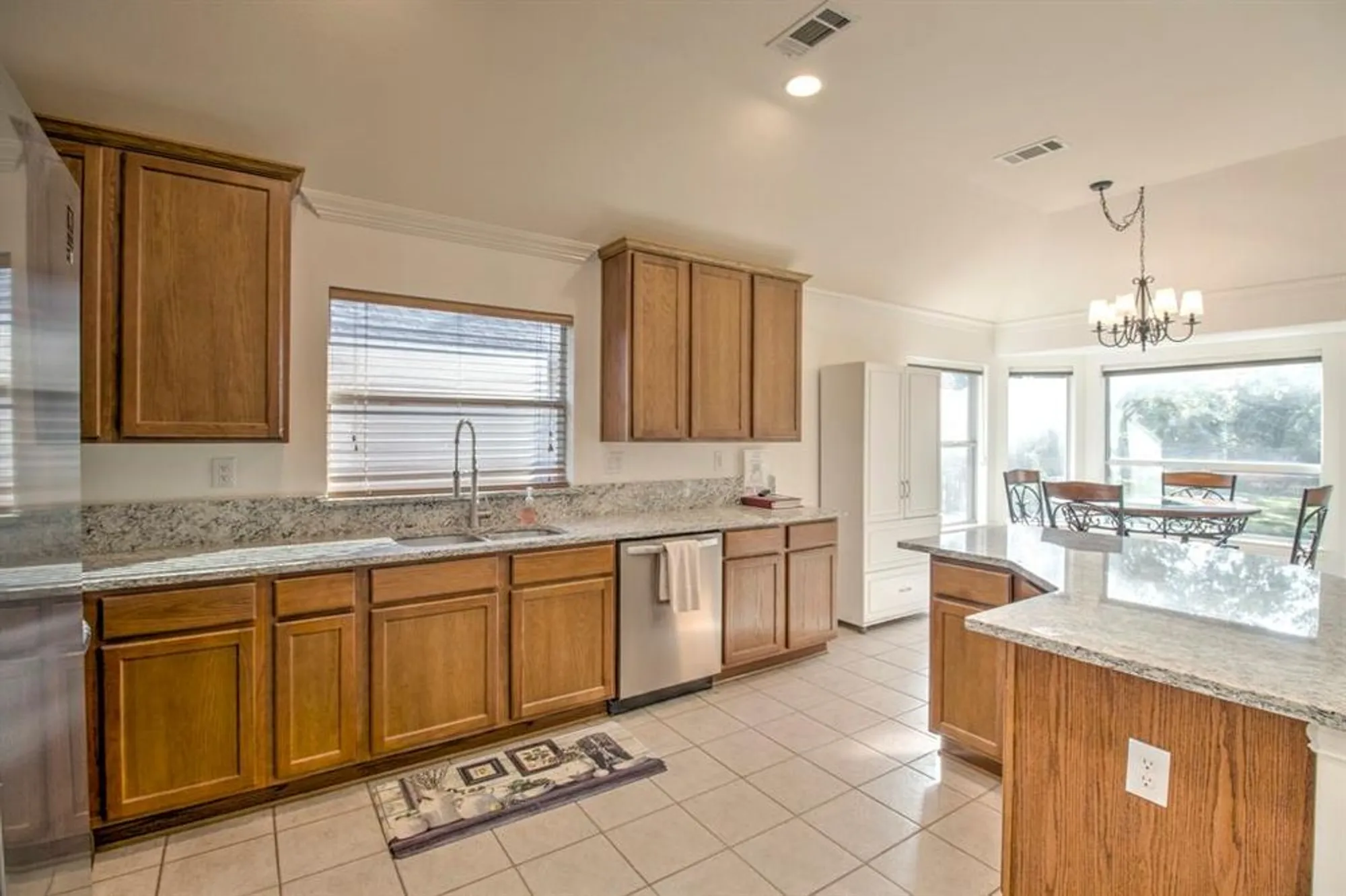Property Slideshow image 15 of 35 | 9605 orangewood trl, Denton, TX, 76207