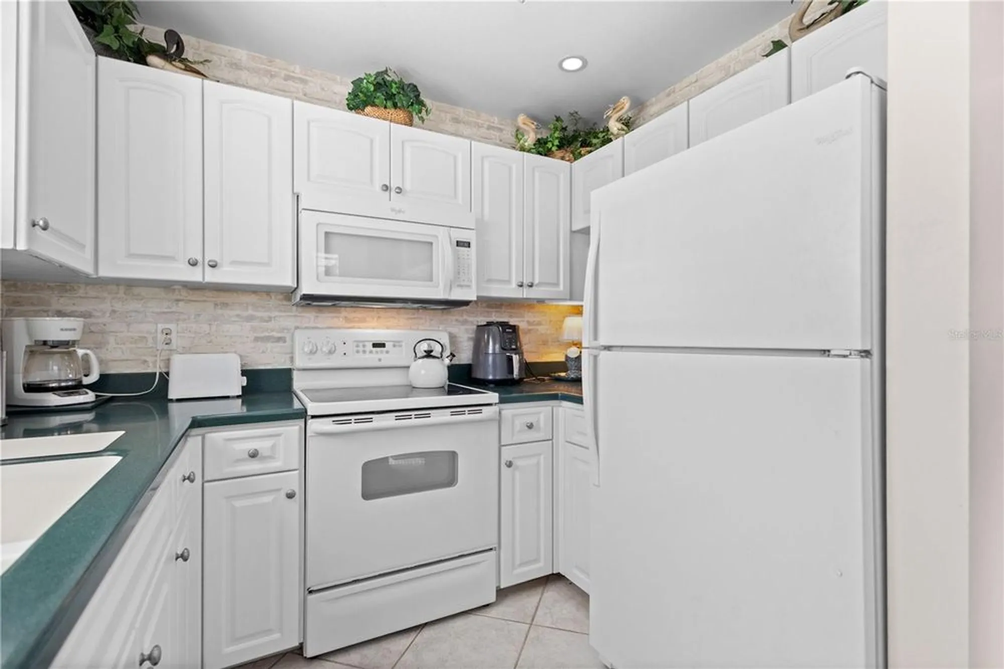Property Slideshow image 12 of 51 | 803 audubon dr # 803, Bradenton, FL, 34209