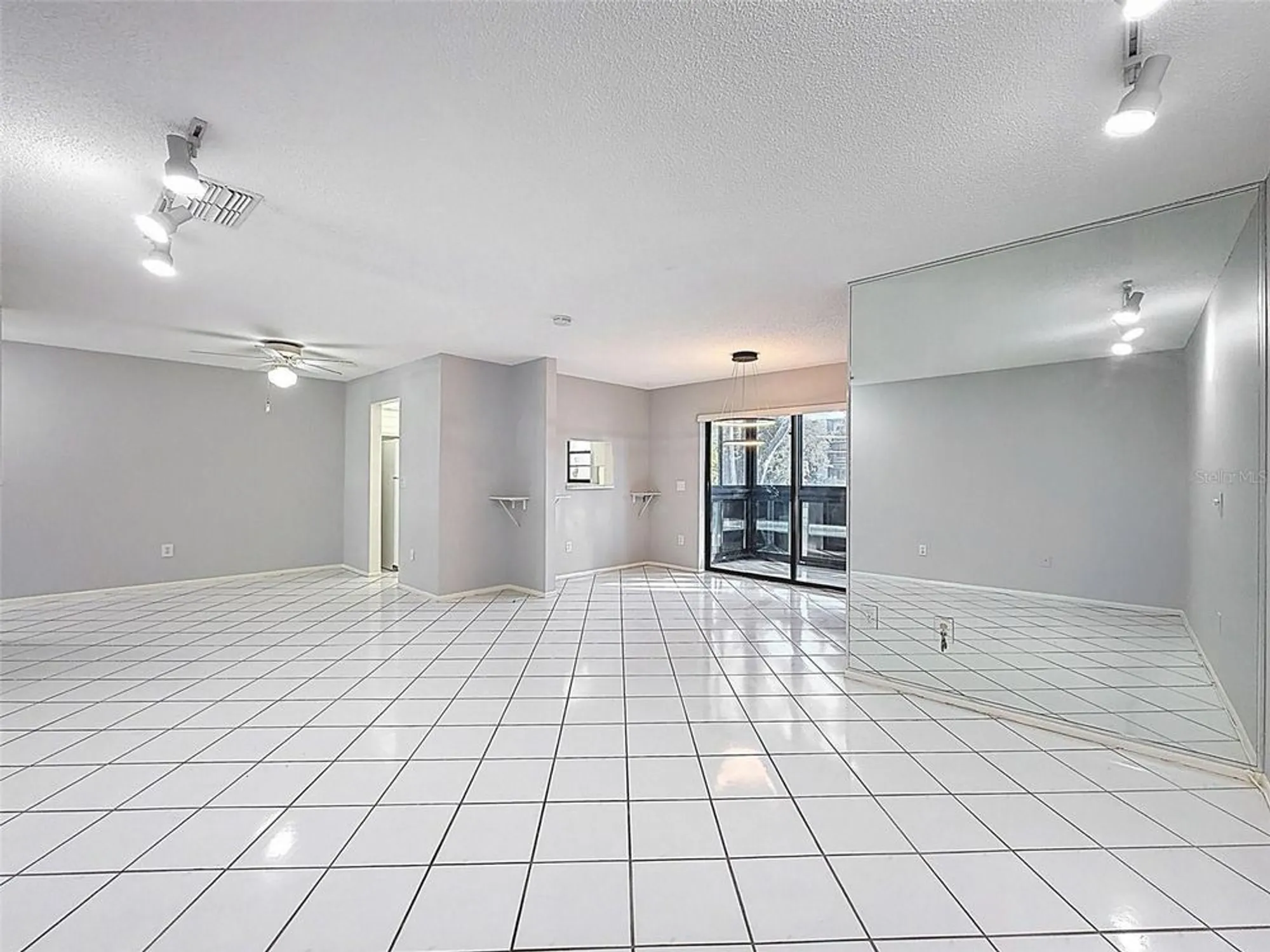 Property Slideshow image 9 of 82 | 5970 80th st n unit 206, St Petersburg, FL, 33709