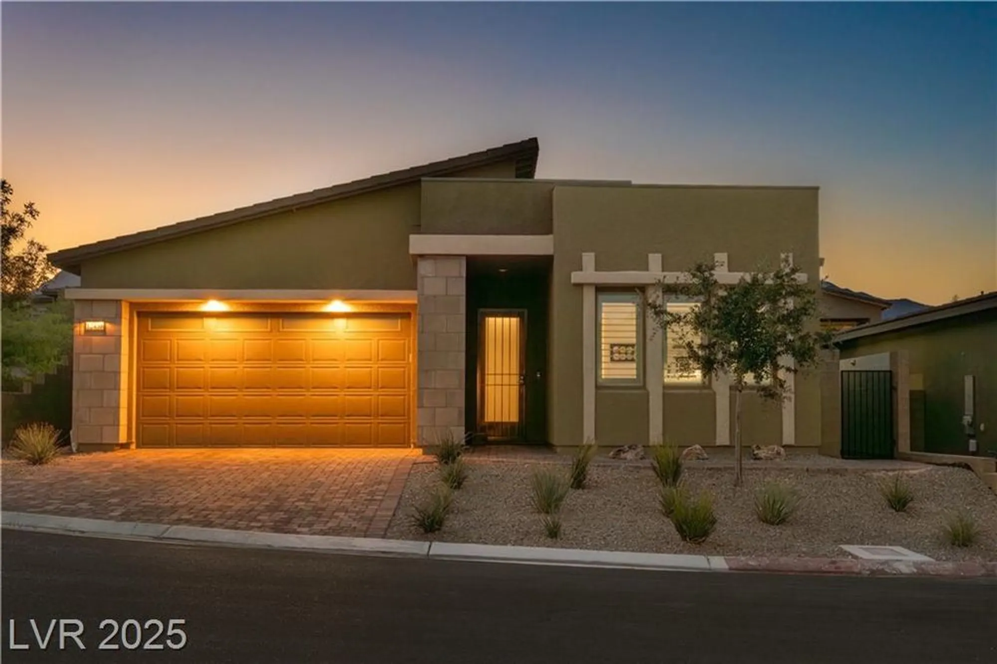 Property Slideshow image 41 of 44 | 12438 heritage bend dr, Las Vegas, NV, 89138