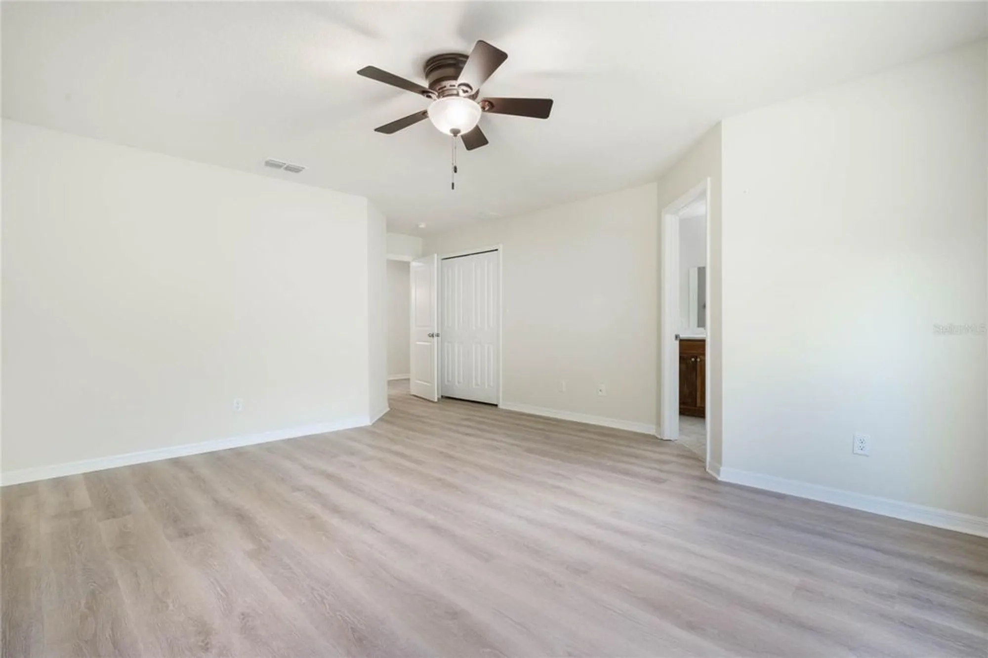 Property Slideshow image 22 of 37 | 24801 cranes roost cir, Leesburg, FL, 34748