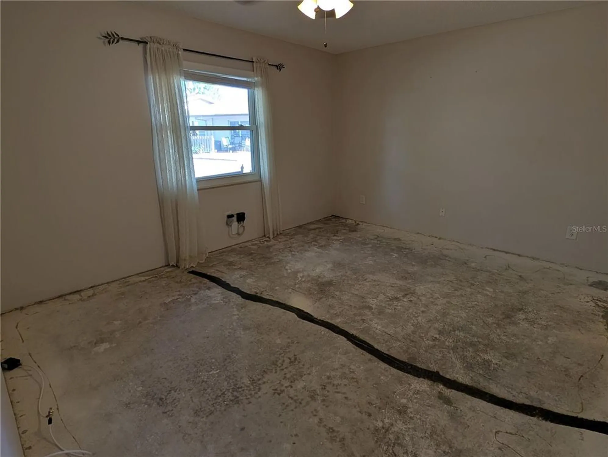 Property Slideshow image 10 of 16 | 4567 shoshone trl # 167, Sarasota, FL, 34233