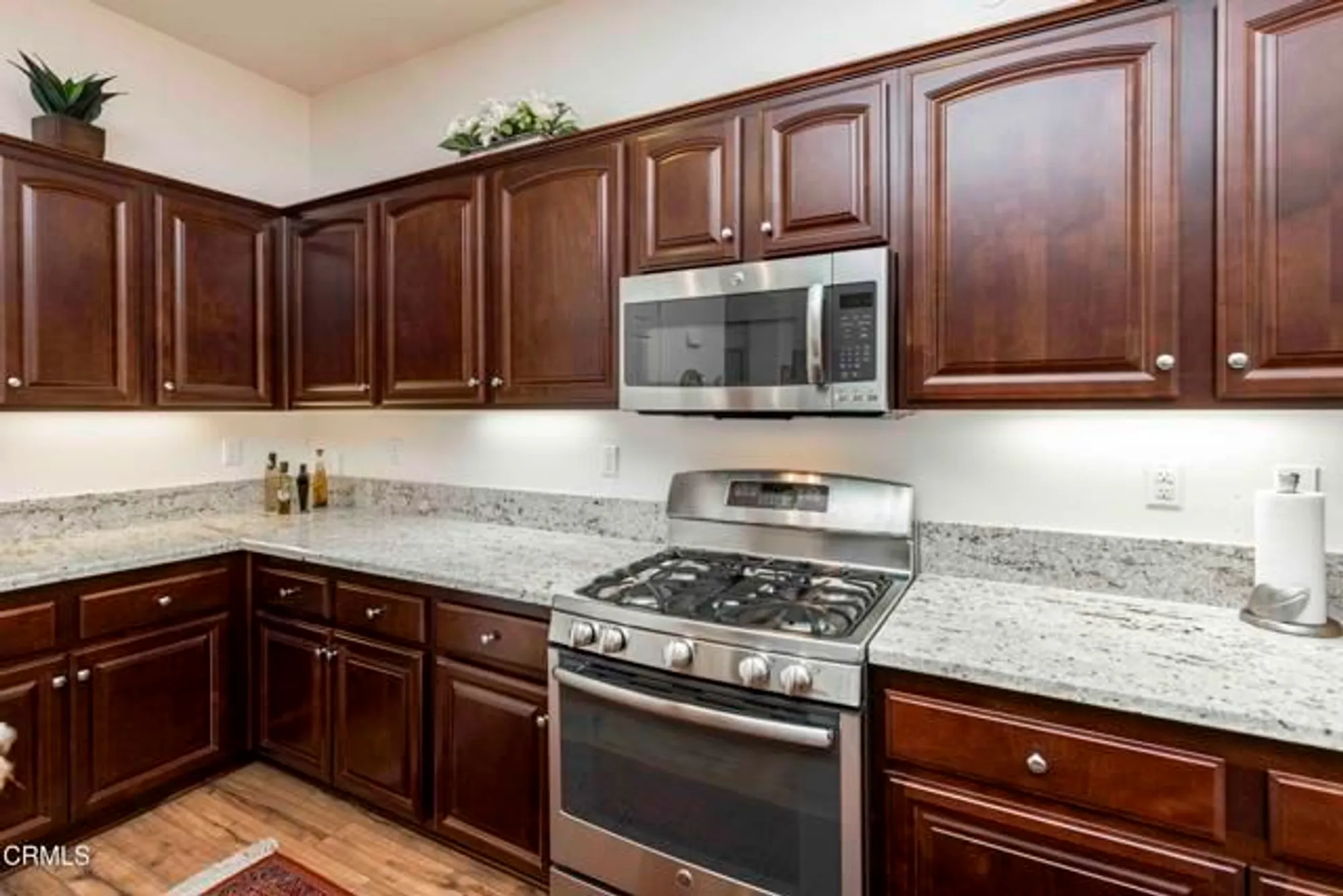 Property Slideshow image 15 of 43 | 10022 besancon way, Bakersfield, CA, 93306