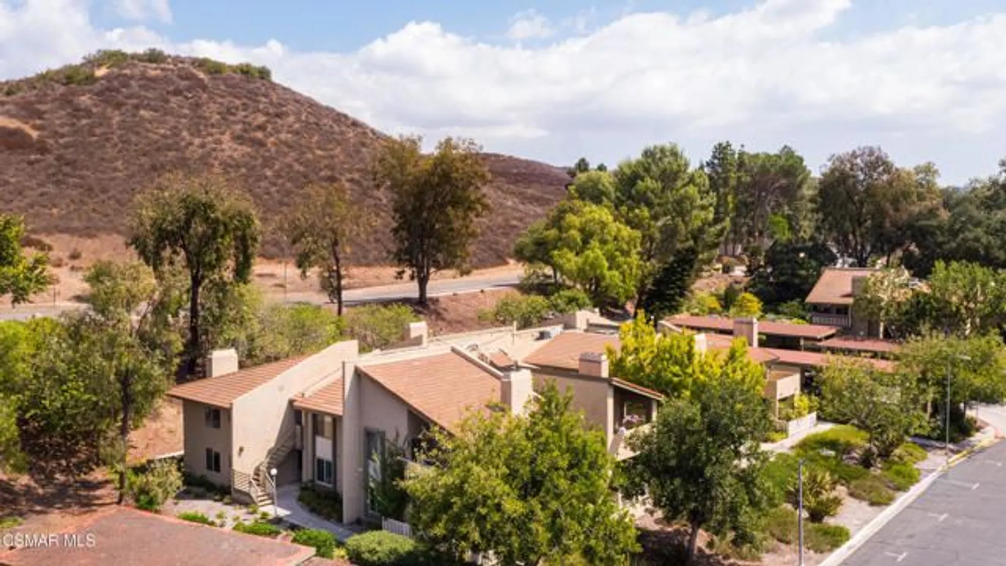Property Slideshow image 3 of 62 | 224 oakleaf dr 105, Thousand Oaks, CA, 91360