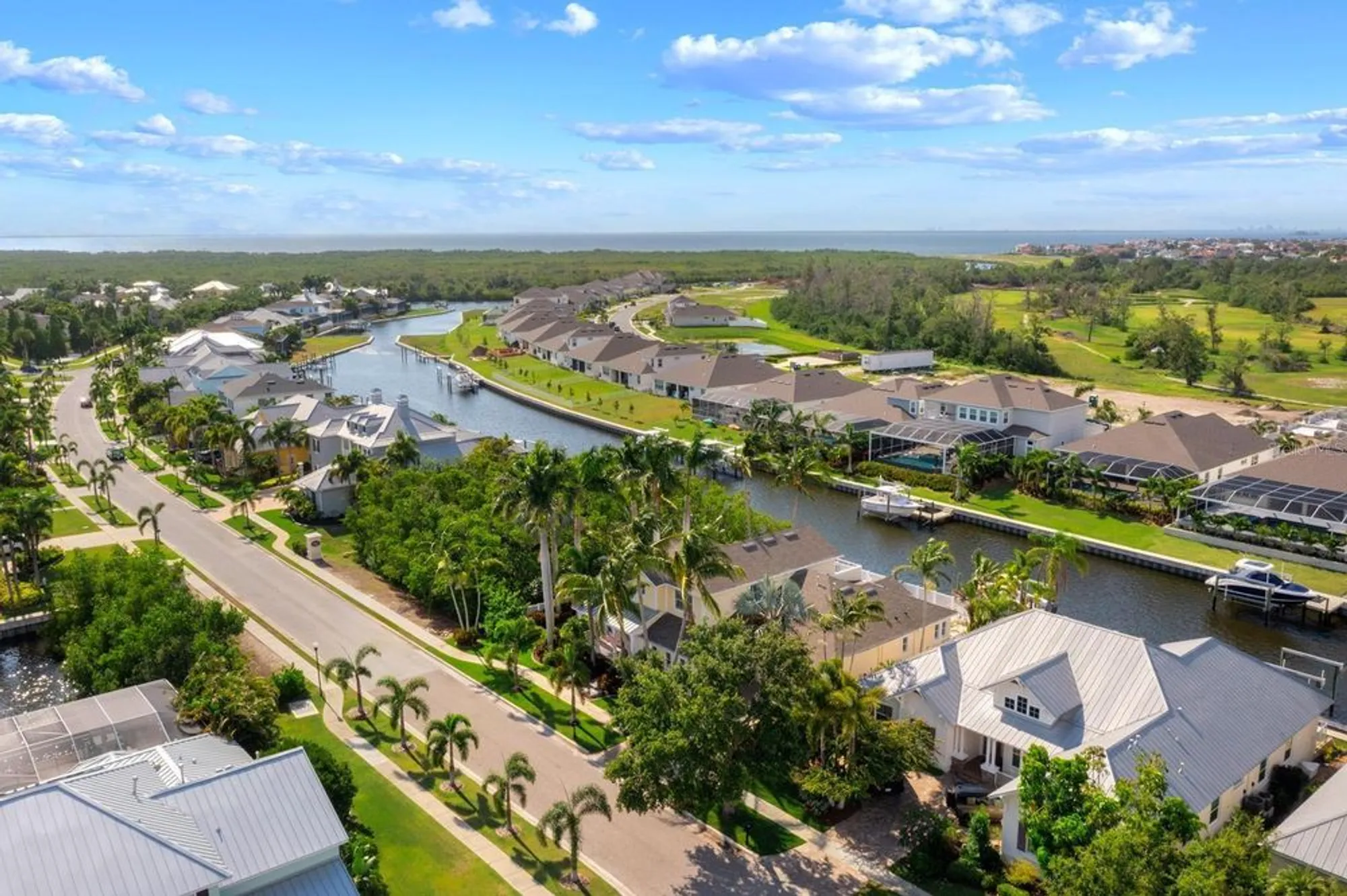Property Slideshow image 42 of 45 | 703 islebay dr, Apollo Beach, FL, 33572