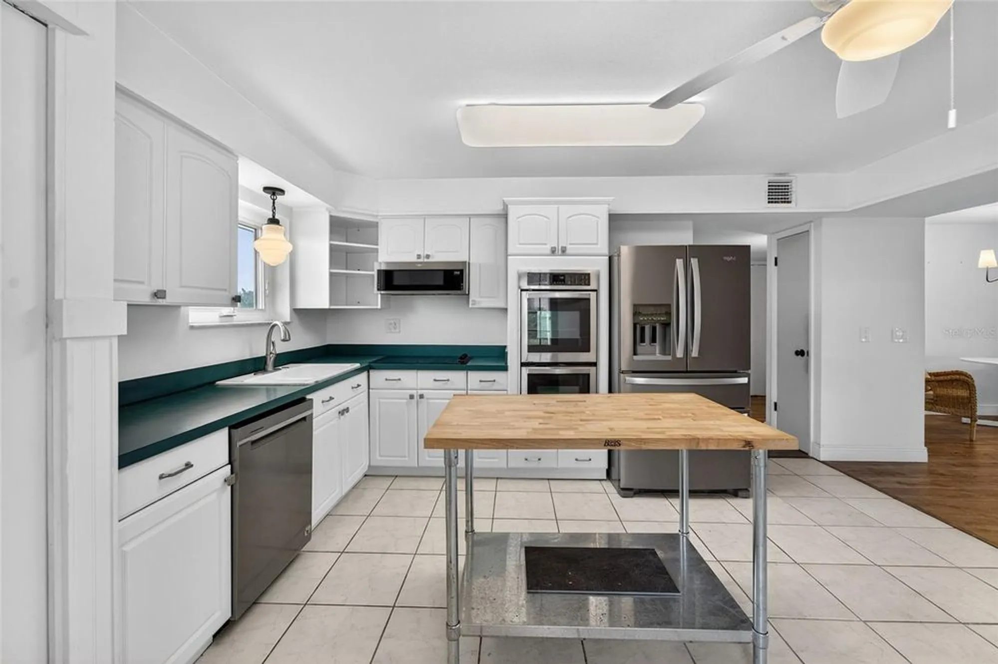 Property Slideshow image 9 of 68 | 1012 augusta dr, Sun City Center, FL, 33573