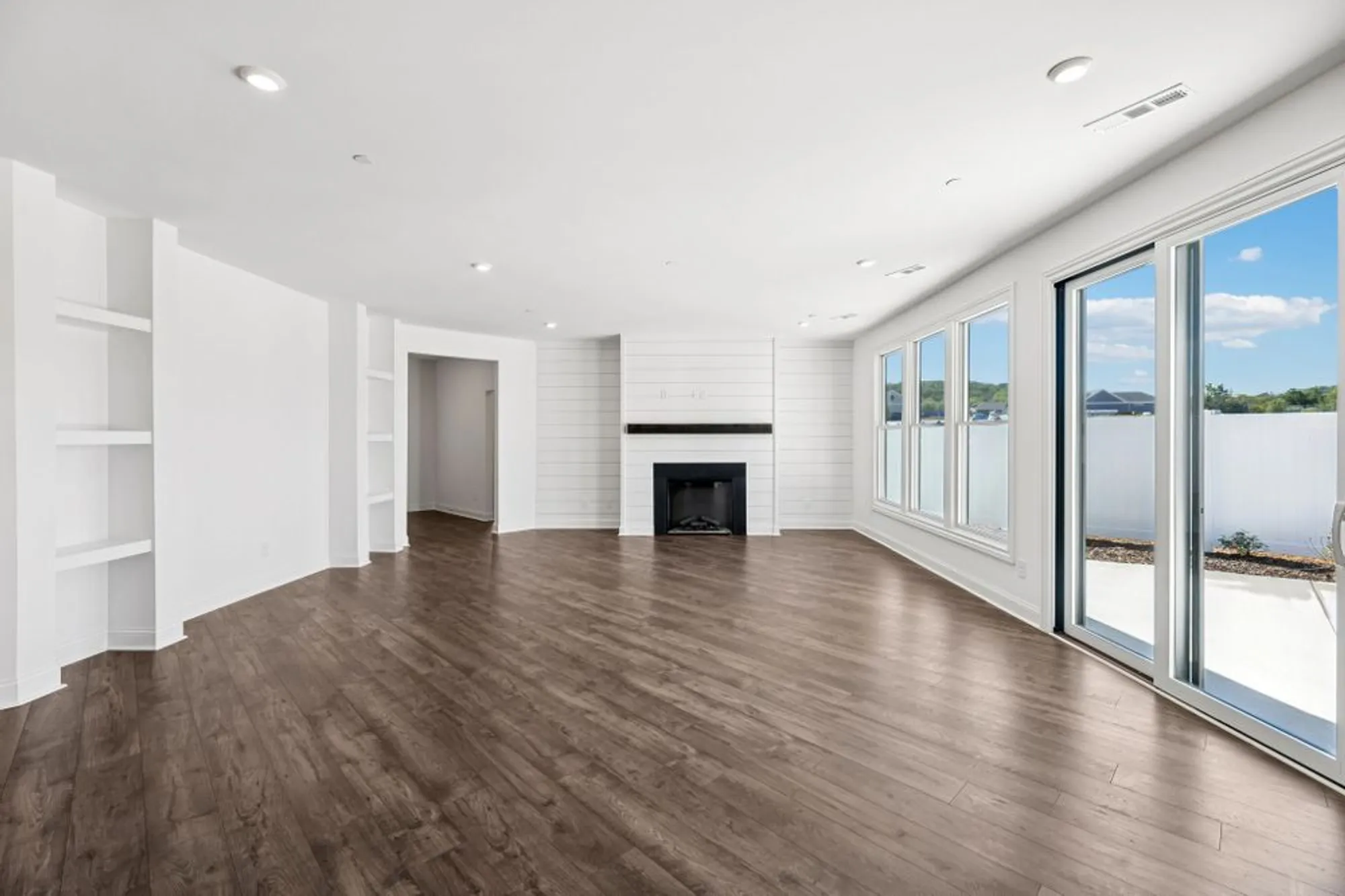 Property Slideshow image 20 of 53 | 520 restoration dr, Smyrna, TN, 37167