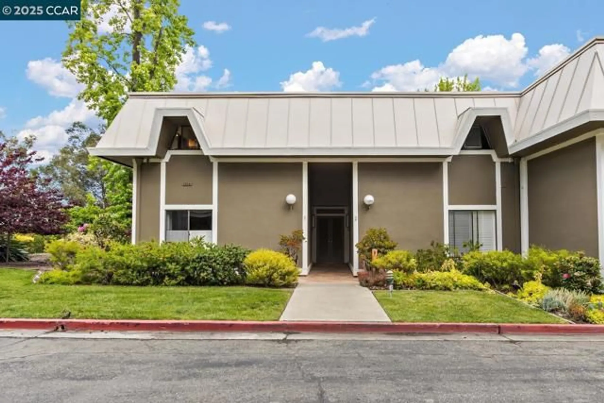 Property Slideshow image 9 of 47 | 1244 singingwood ct 1, Walnut Creek, CA, 94595