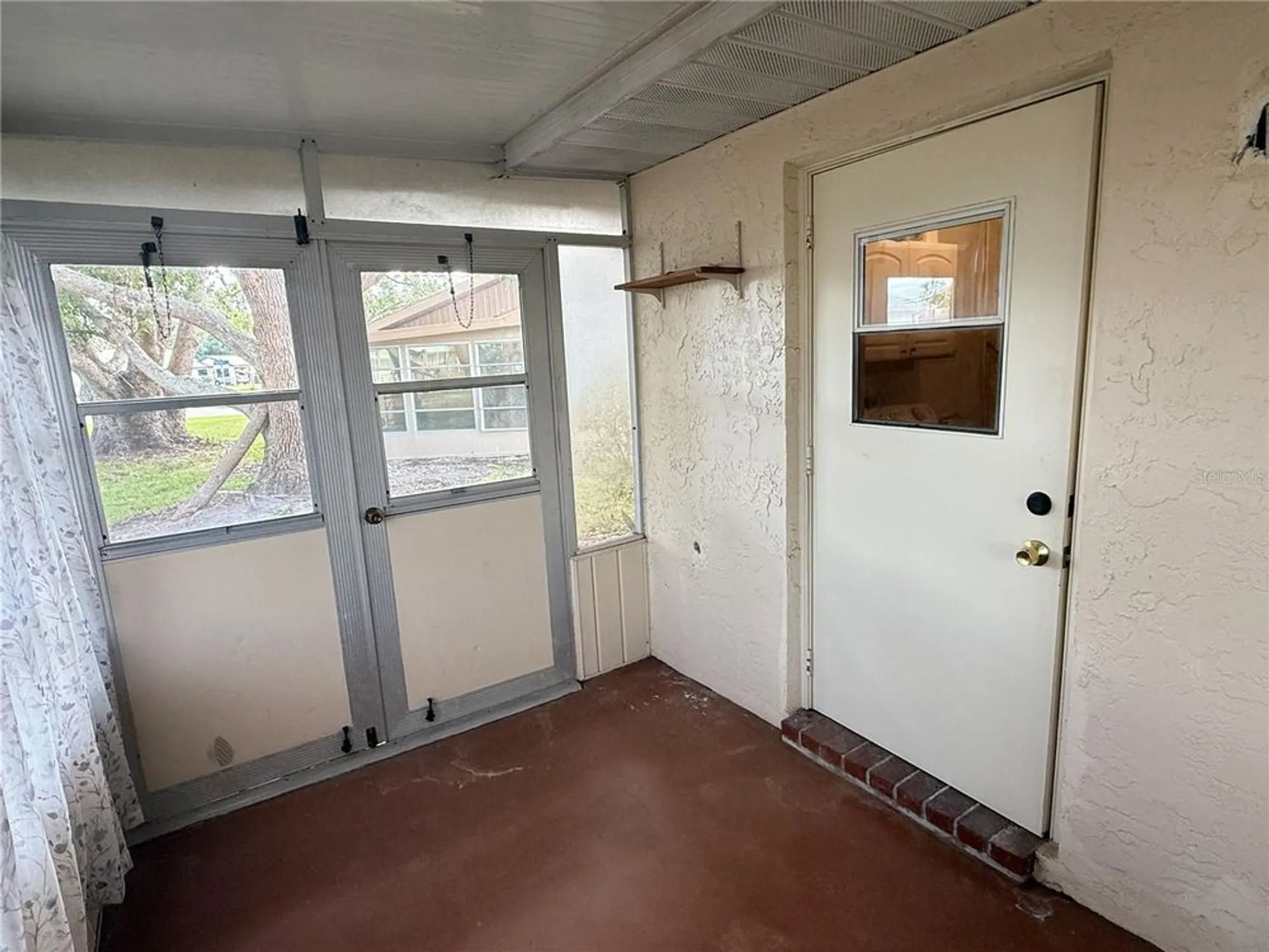 Property Slideshow image 22 of 37 | 407 feltham trl unit b, Sun City Center, FL, 33573