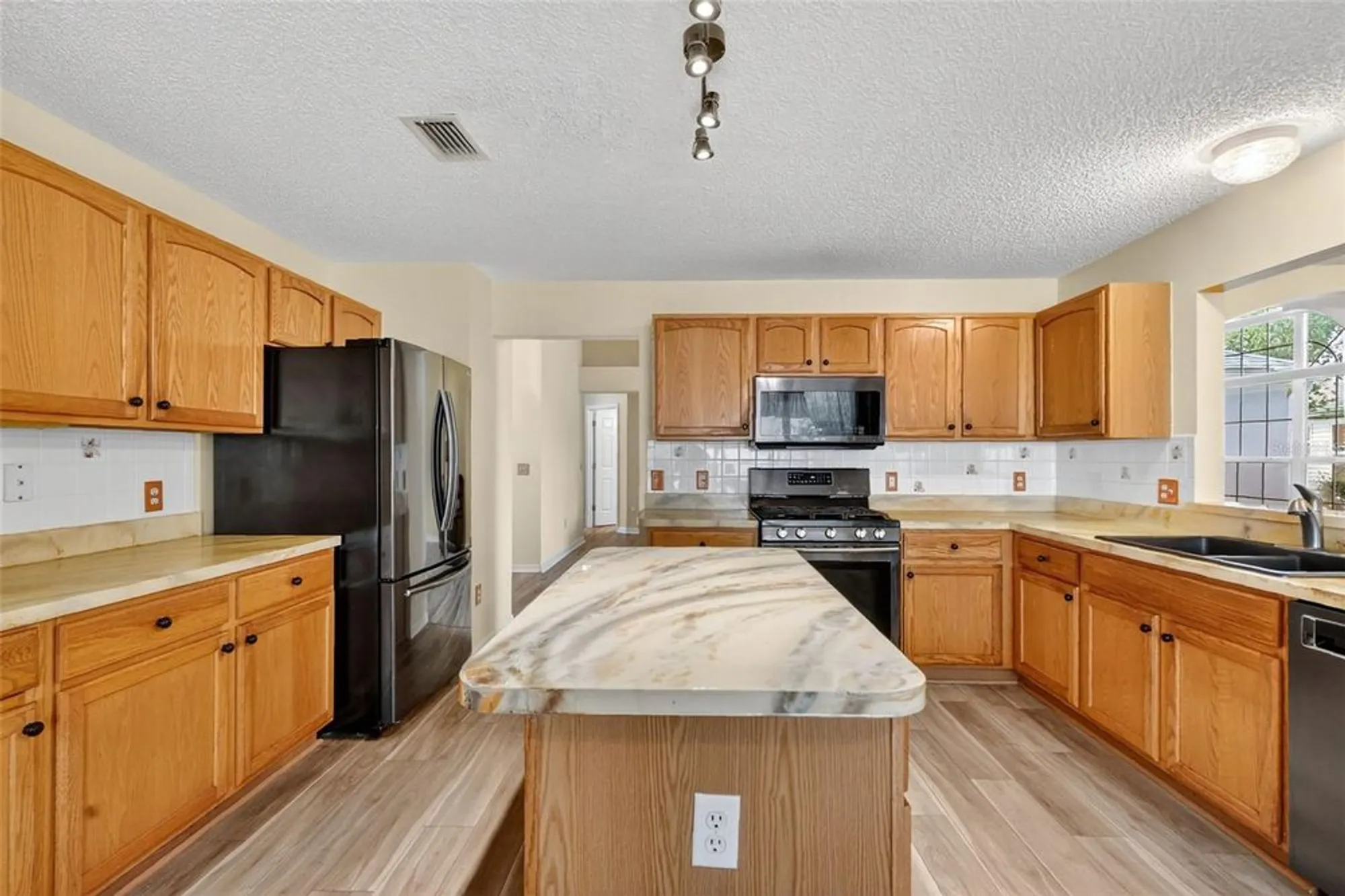 Property Slideshow image 15 of 37 | 2630 caribe dr, The Villages, FL, 32162