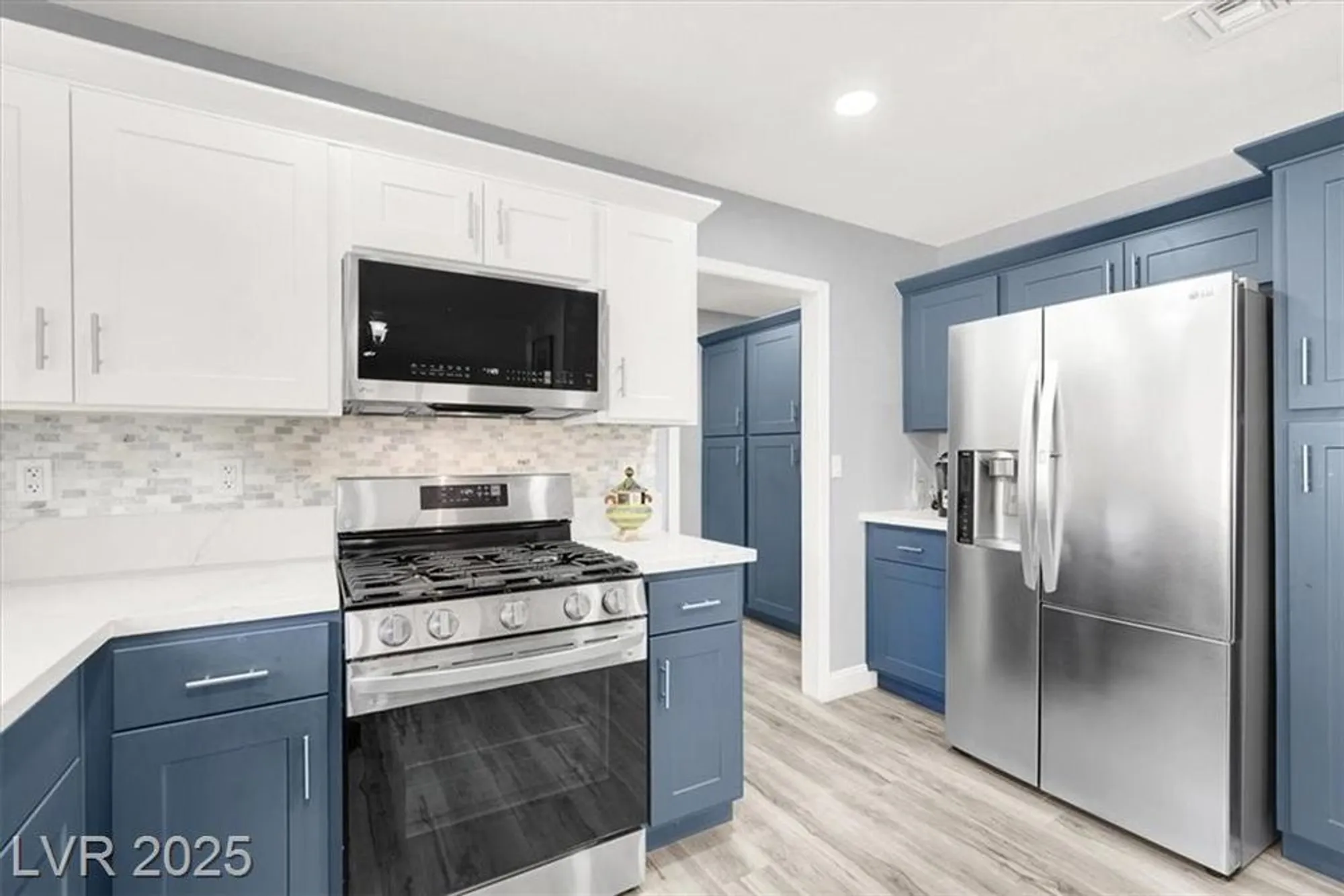 Property Slideshow image 14 of 26 | 2408 dove valley ct, Las Vegas, NV, 89134