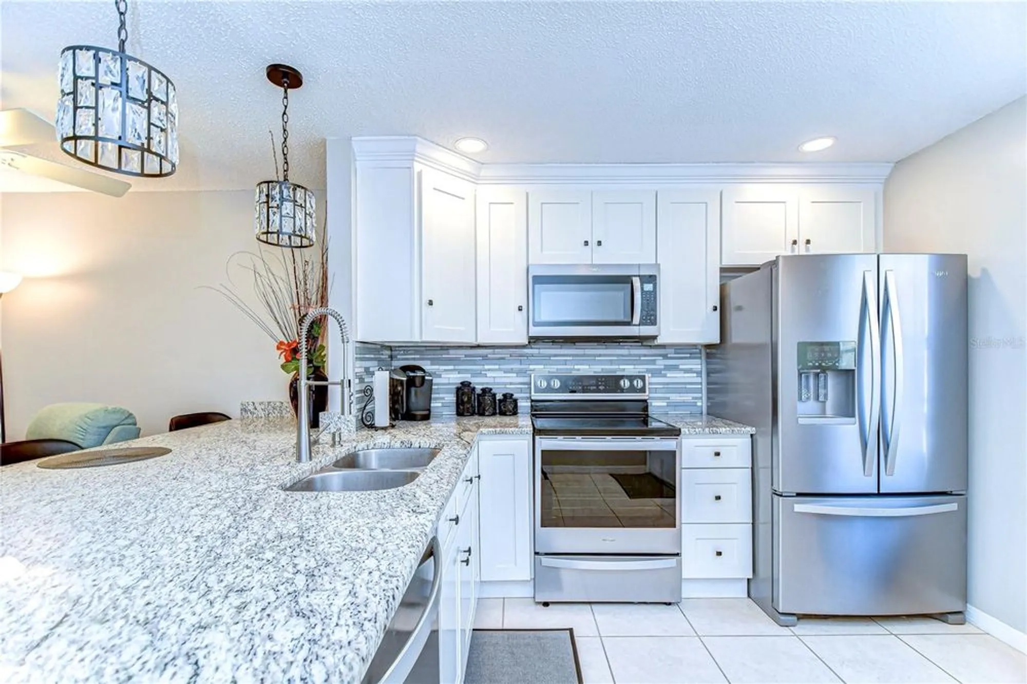 Property Slideshow image 5 of 35 | 13870 oakwood ln # 13870, Seminole, FL, 33776
