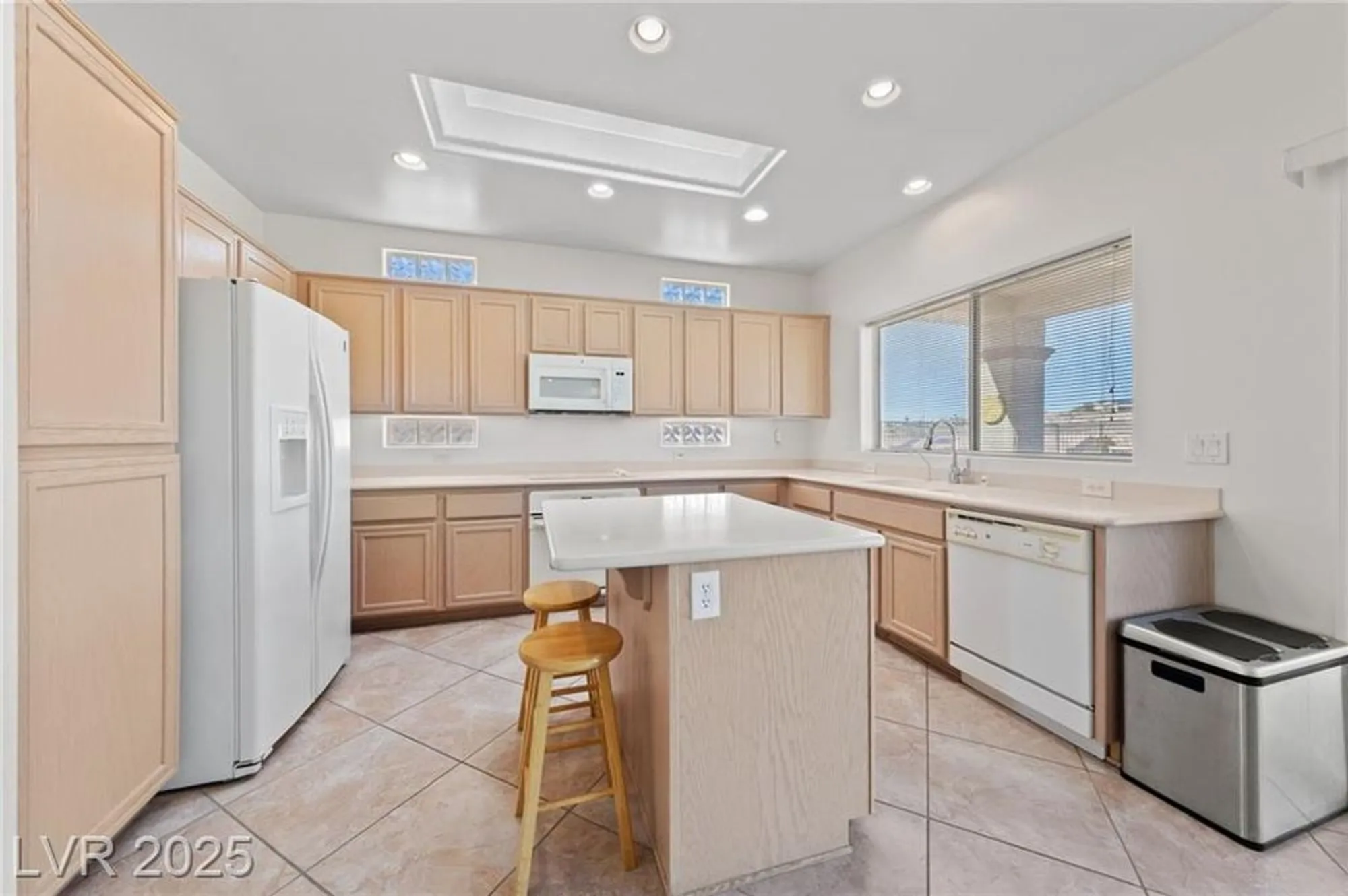 Property Slideshow image 16 of 35 | 2920 foxtail creek ave, Henderson, NV, 89052