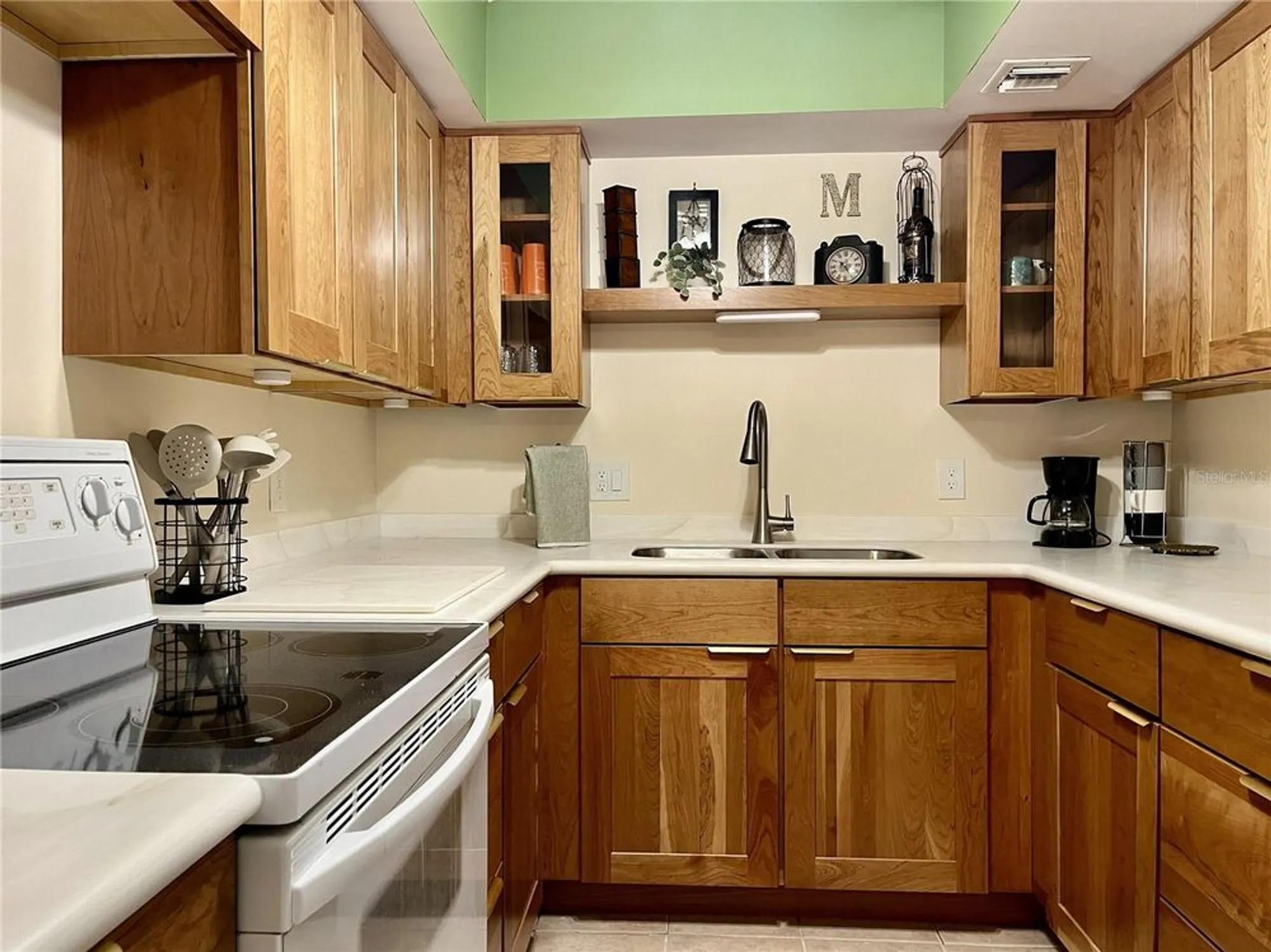 Property Slideshow image 10 of 44 | 2290 aaron st apt 210, Port Charlotte, FL, 33952