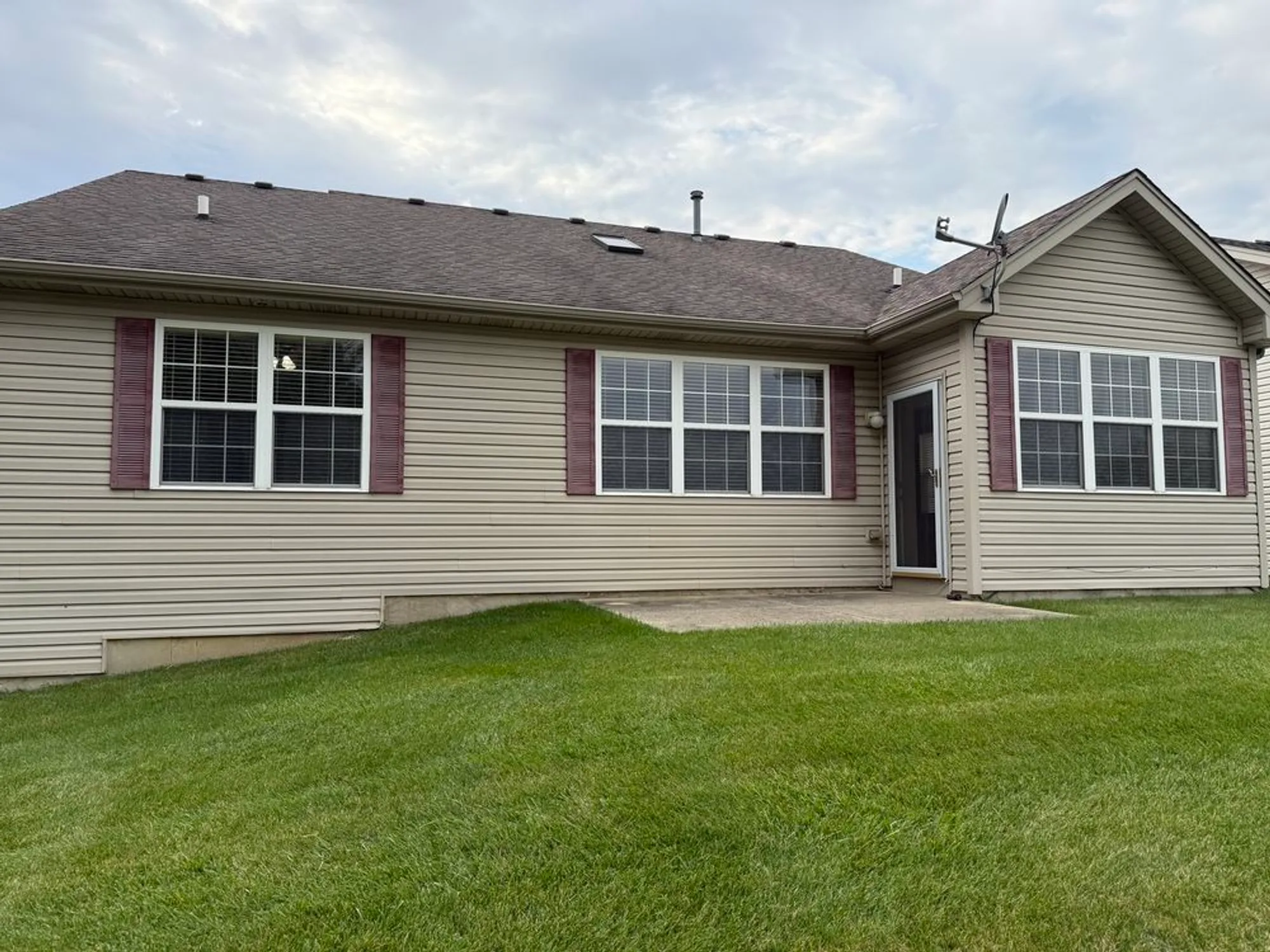 Property Slideshow image 25 of 38 | 17213 mendota dr, Lockport, IL, 60441