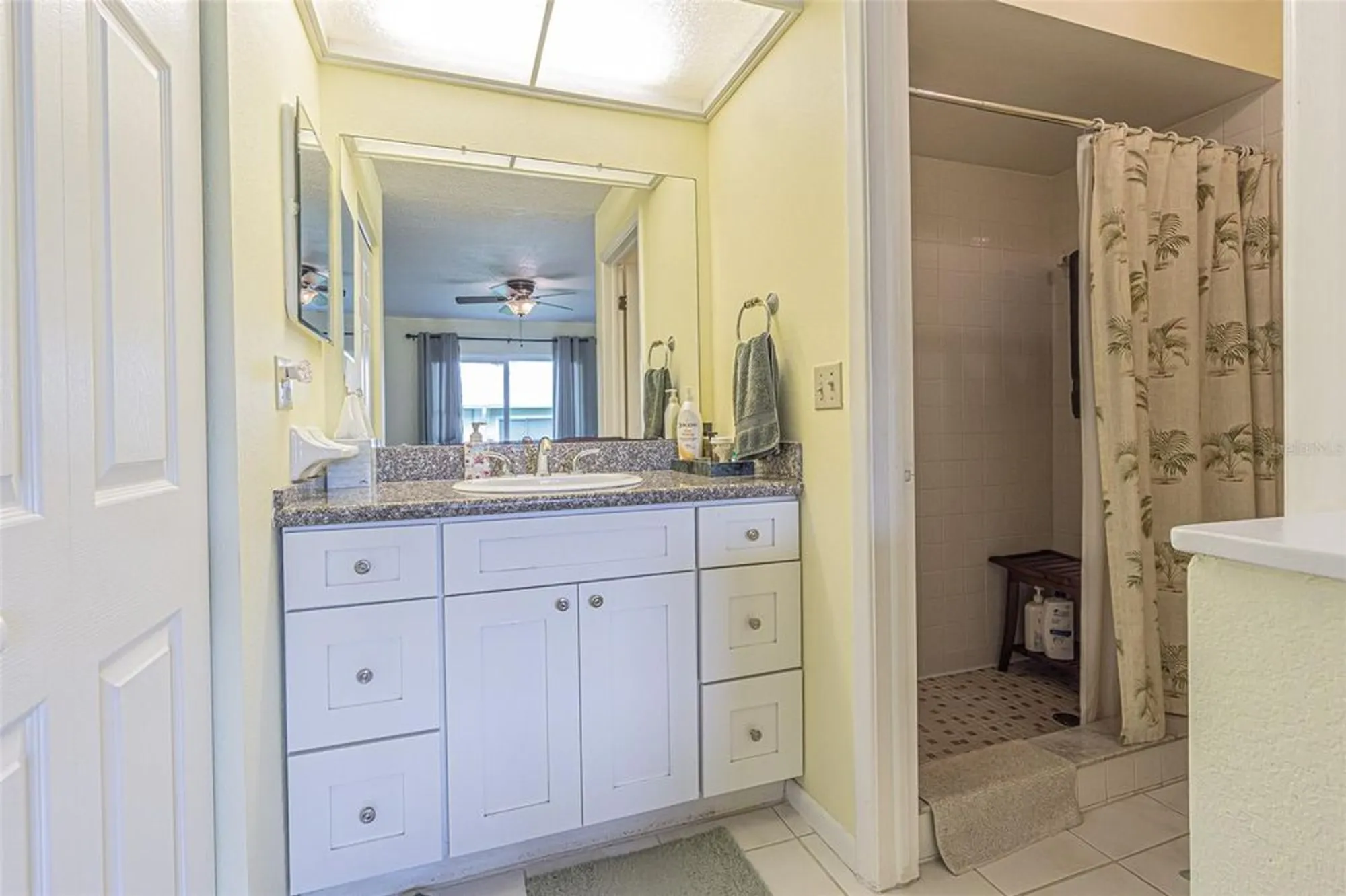 Property Slideshow image 15 of 32 | 1130 orange tree cir c, Palm Harbor, FL, 34684