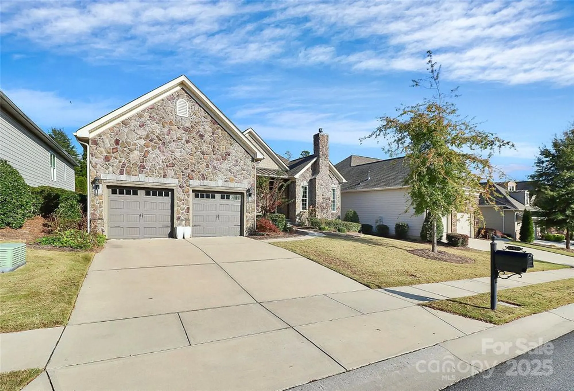 Property Slideshow image 11 of 46 | 14920 high bluff ct, Charlotte, NC, 28278