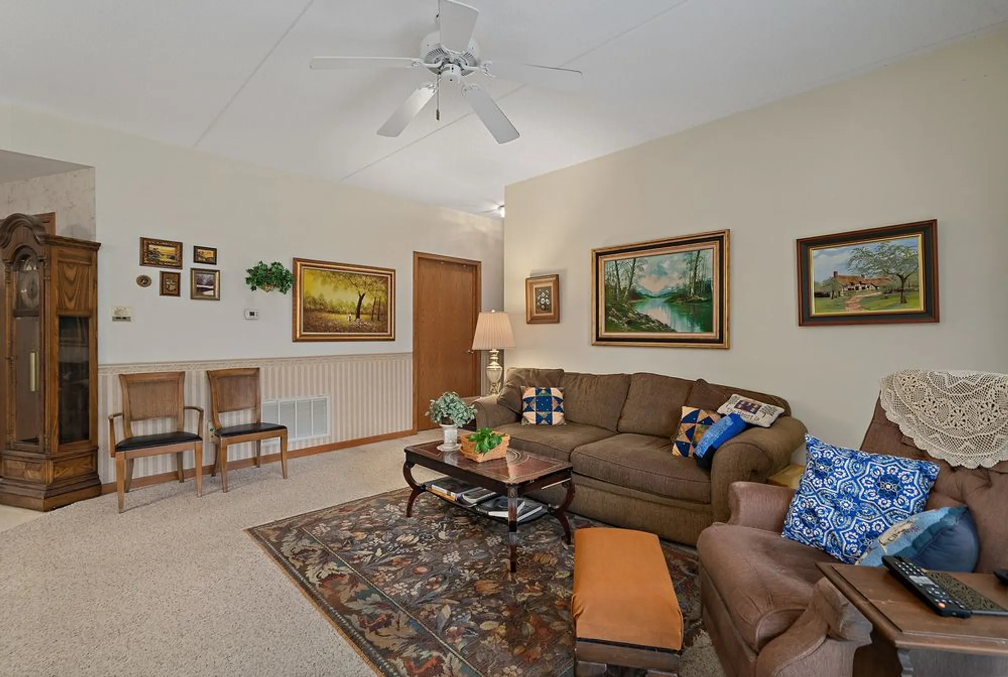 Property Slideshow image 5 of 33 | 18431 pine cone dr apt 1, Tinley Park, IL, 60477