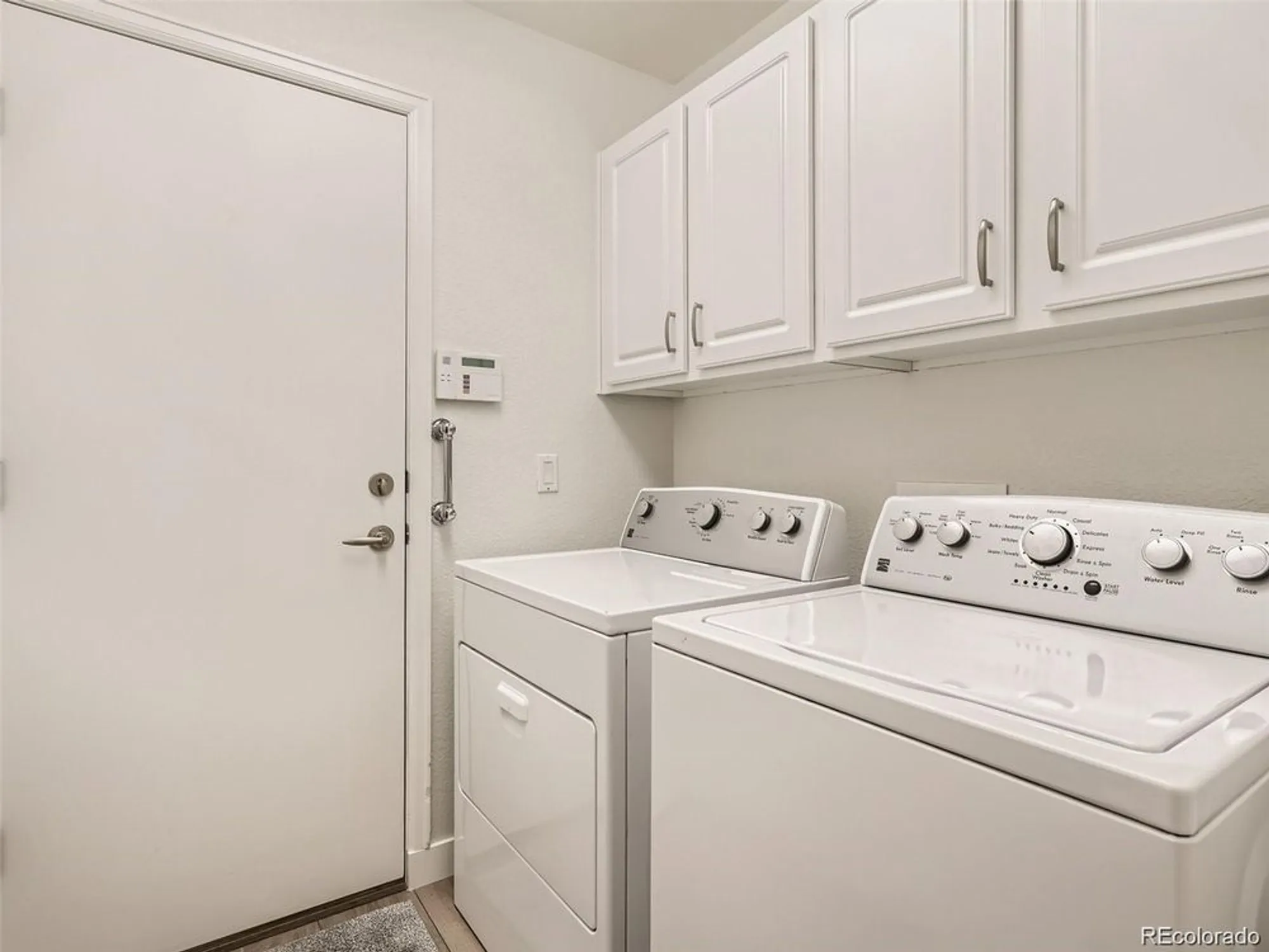 Property Slideshow image 12 of 22 | 21931 e canyon pl, Aurora, CO, 80016