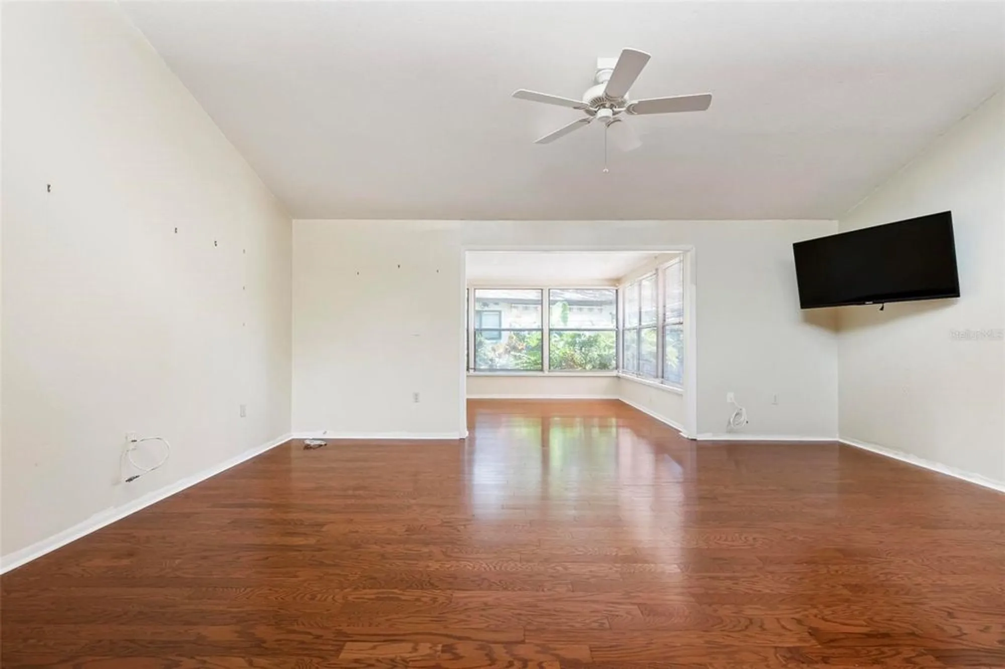 Property Slideshow image 7 of 25 | 2227 circlewood dr # 52, Sarasota, FL, 34231