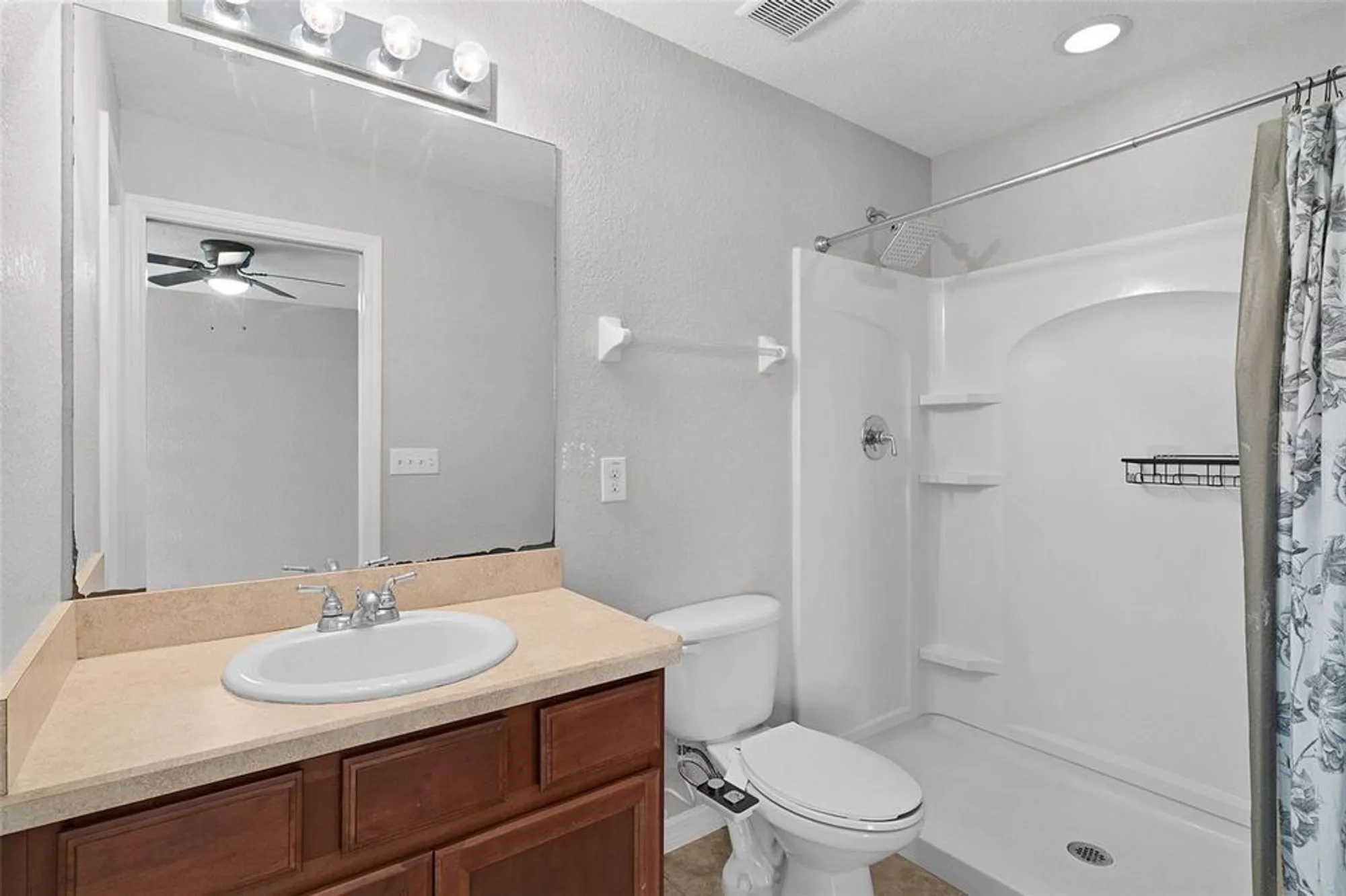 Property Slideshow image 24 of 28 | 4908 ne 123rd ln, Oxford, FL, 34484