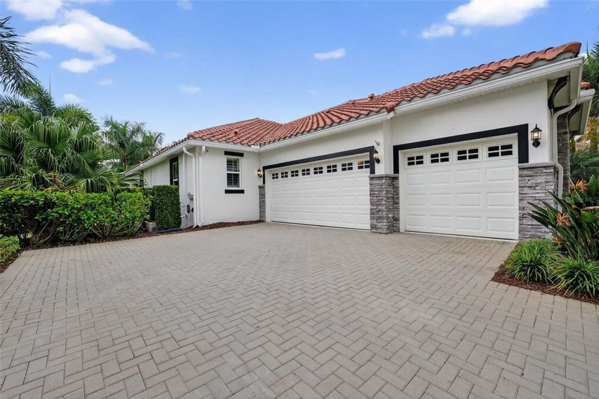 Property Slideshow image 7 of 62 | 830 manns harbor dr, Apollo Beach, FL, 33572