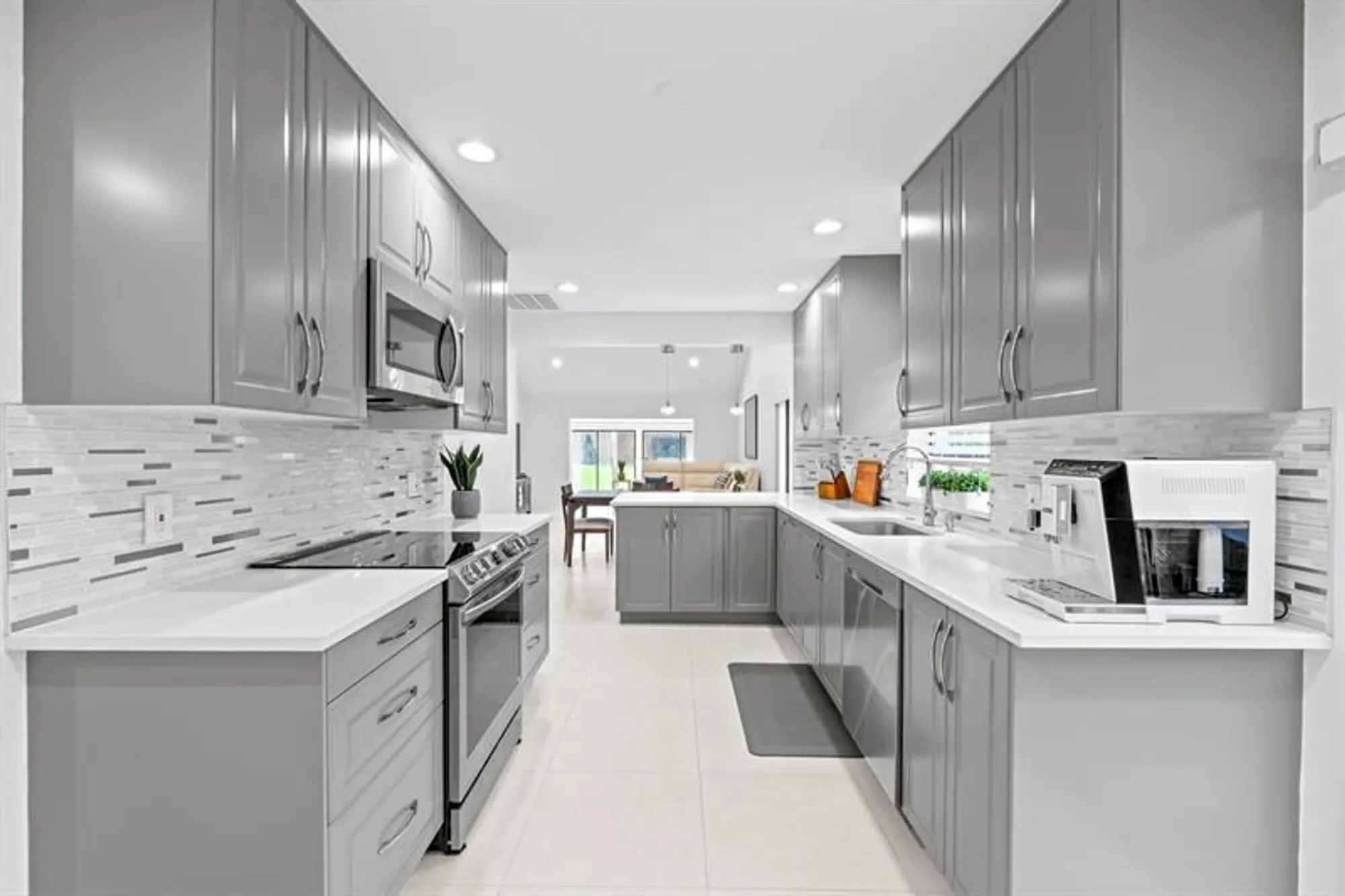 Property Slideshow image 38 of 48 | 8020 eastlake dr # 11a, Boca Raton, FL, 33433