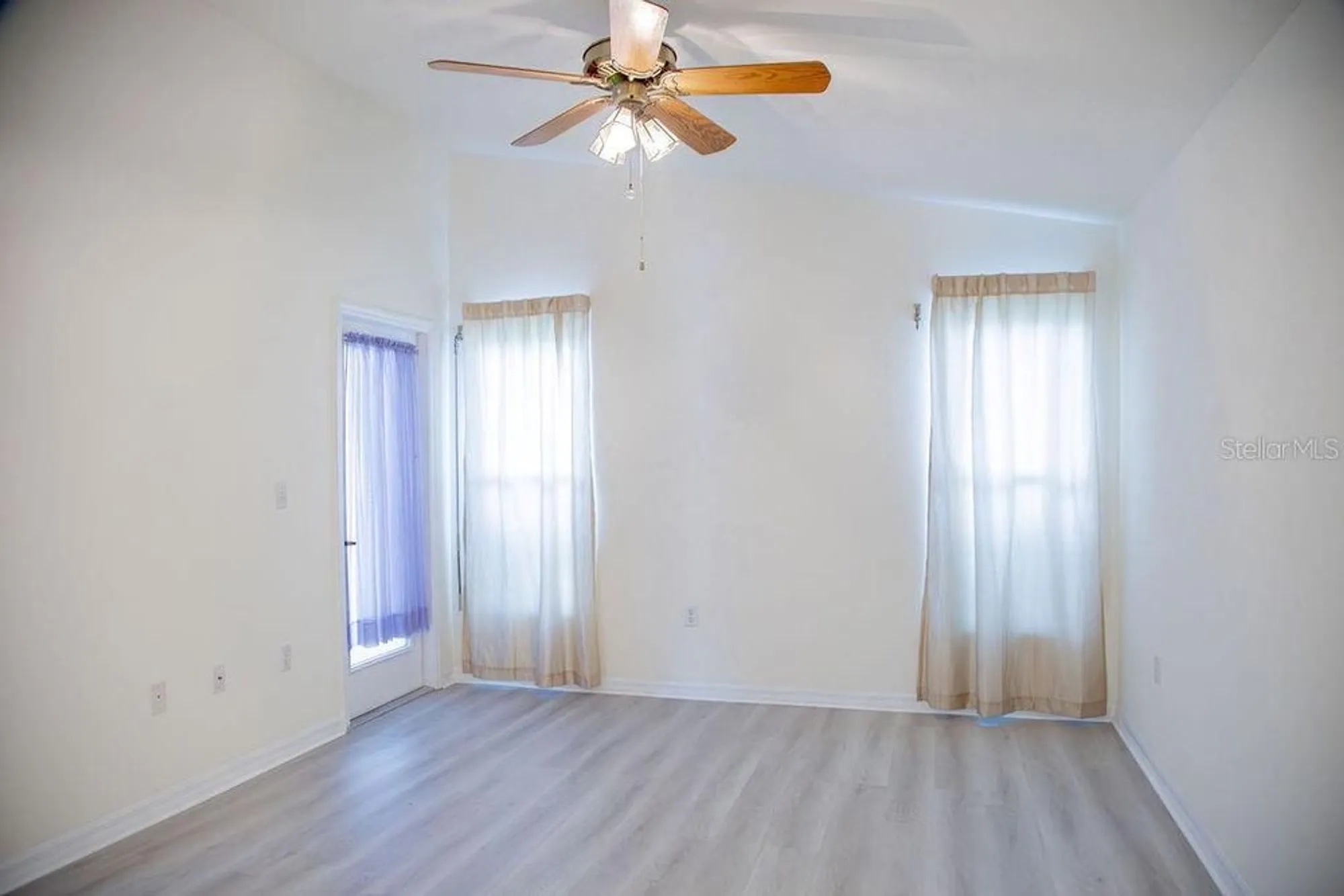 Property Slideshow image 18 of 45 | 231 lake suzanne dr, Lake Wales, FL, 33859