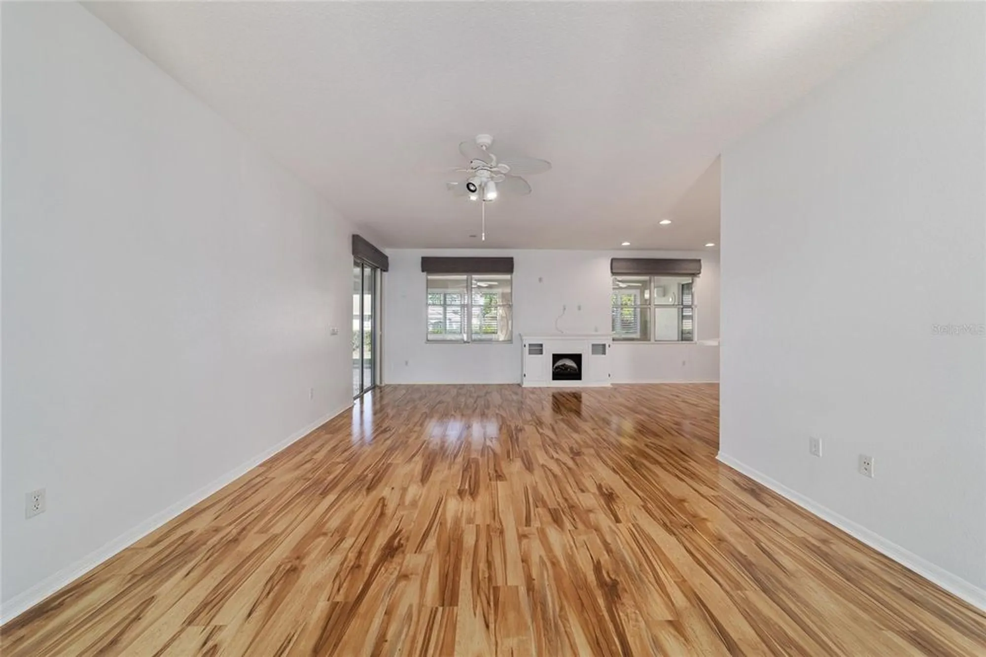 Property Slideshow image 4 of 31 | 8798 sw 83rd cir, Ocala, FL, 34481