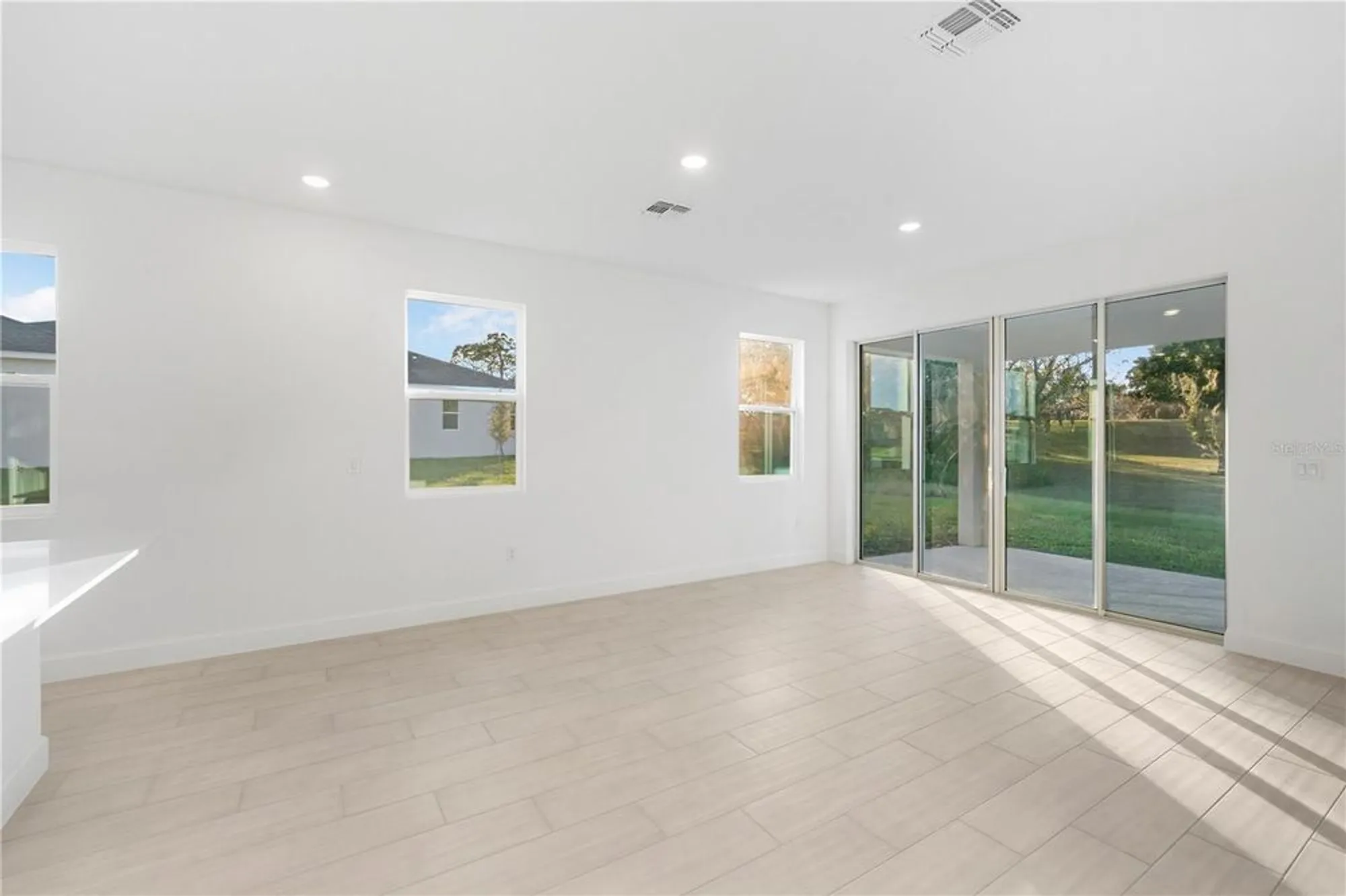 Property Slideshow image 20 of 32 | 9211 players dr, Weeki Wachee, FL, 34613