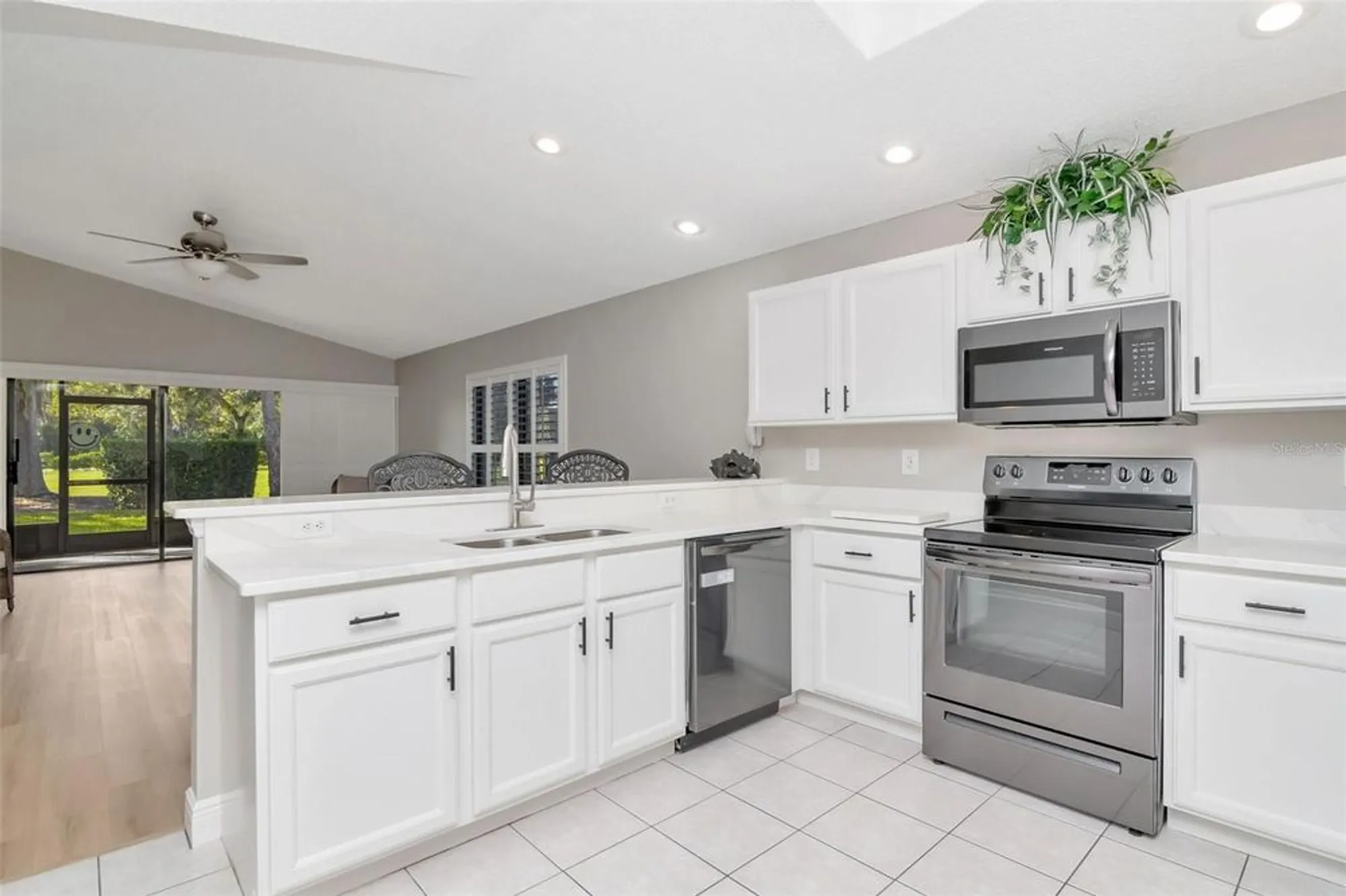 Property Slideshow image 5 of 28 | 9500 green needle dr, New Port Richey, FL, 34655