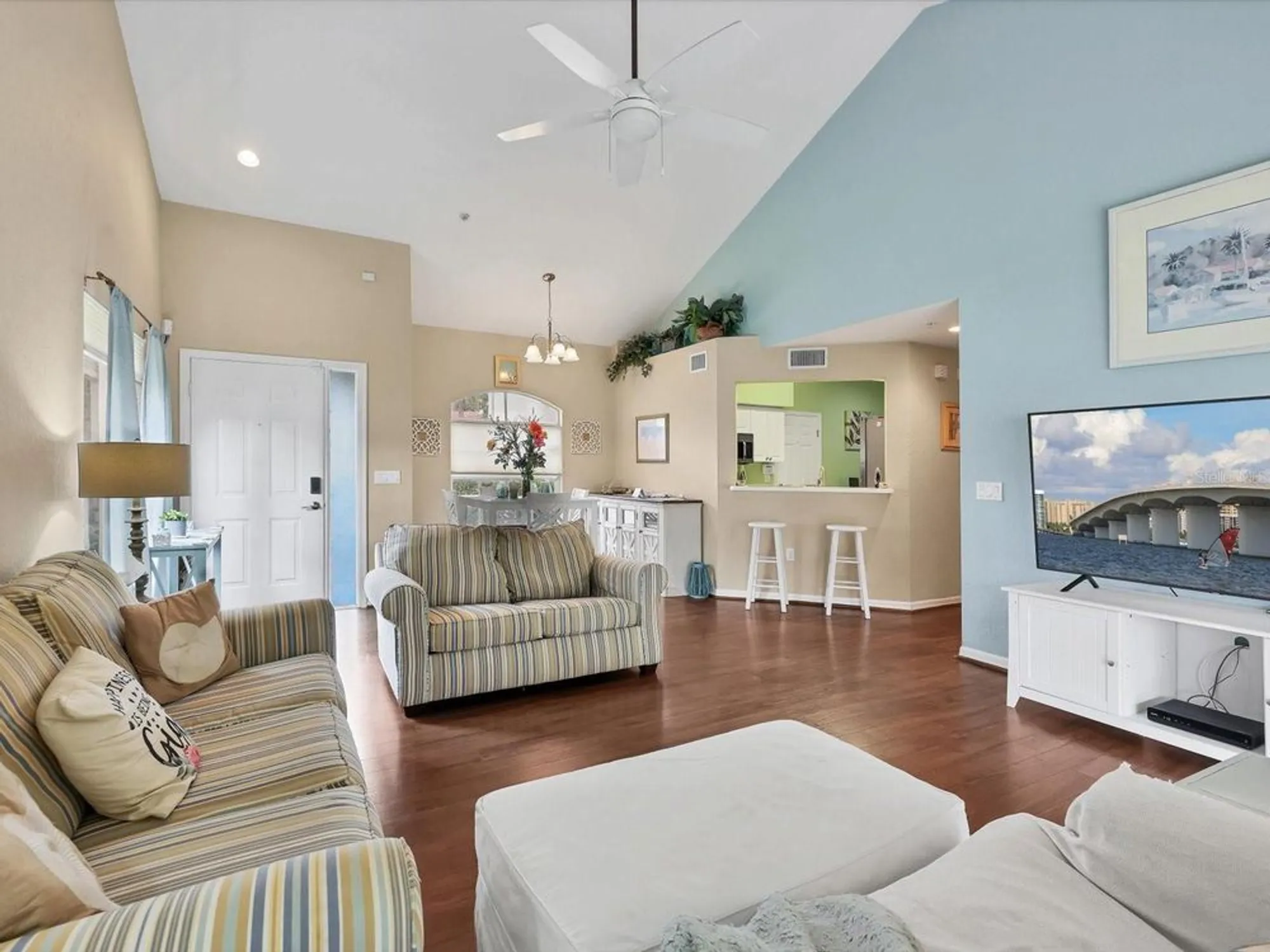 Property Slideshow image 14 of 53 | 7273 cedar hollow cir # 102, Bradenton, FL, 34203