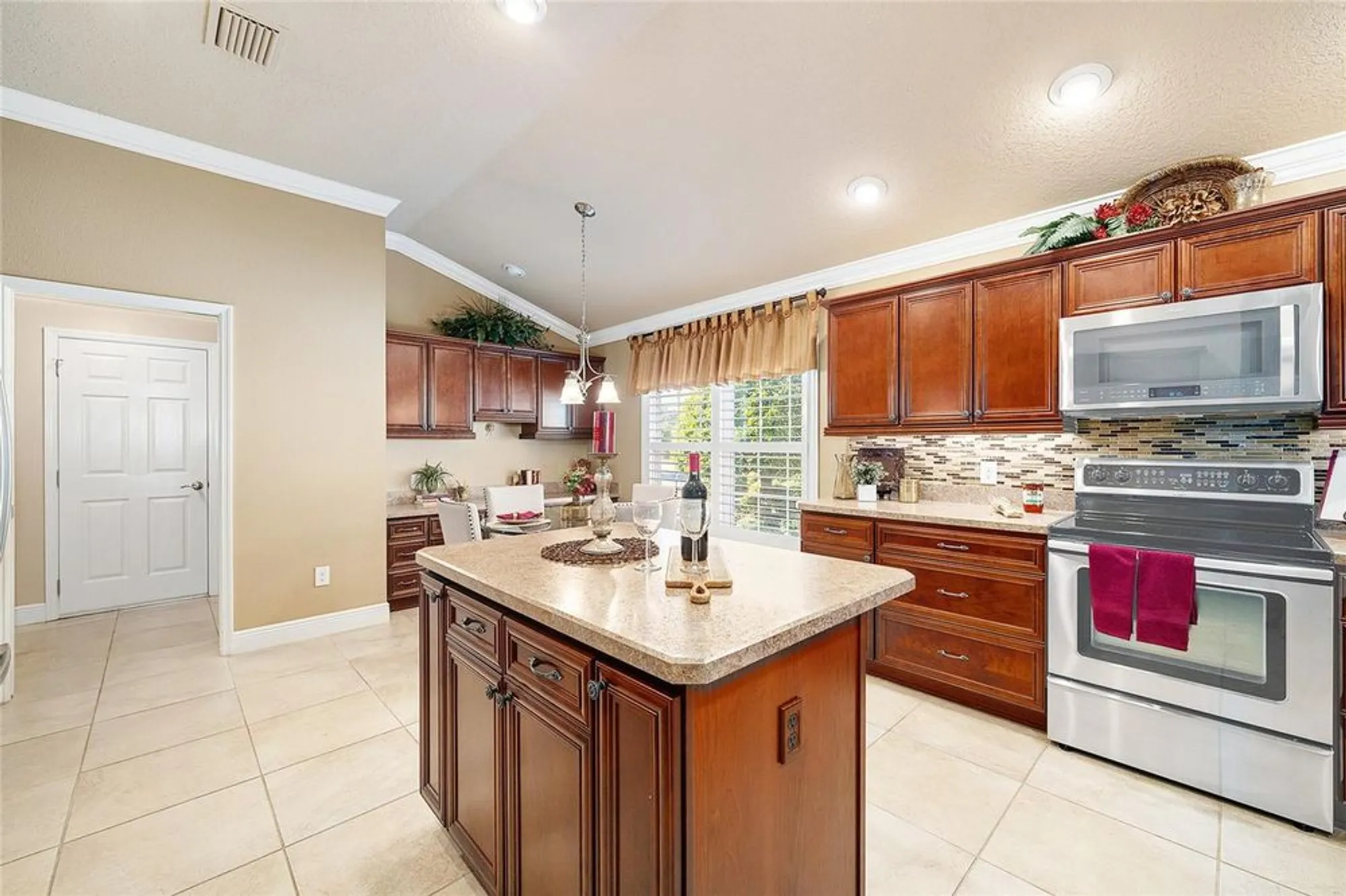 Property Slideshow image 18 of 39 | 2544 ashville ave, The Villages, FL, 32162
