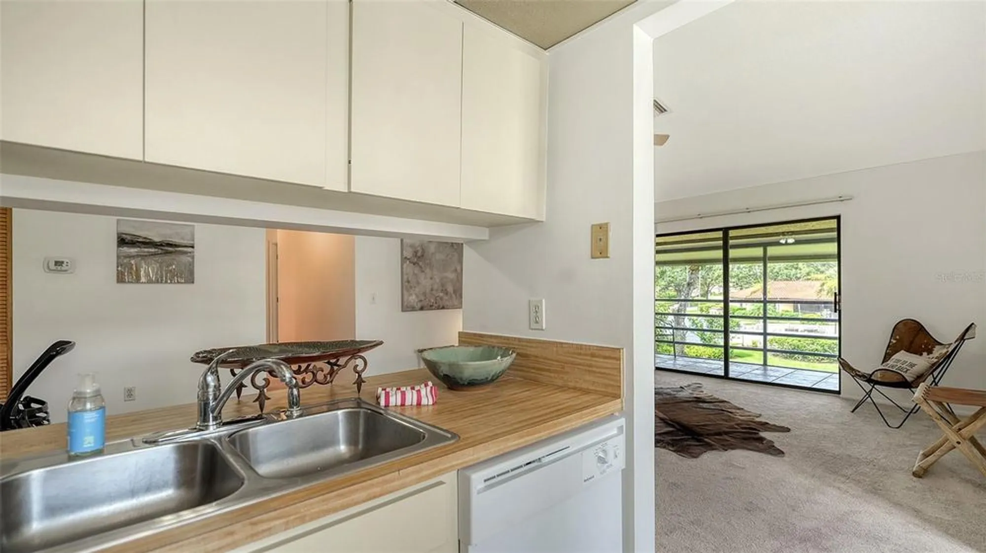 Property Slideshow image 8 of 36 | 5785 gardens dr # 5785, Sarasota, FL, 34243